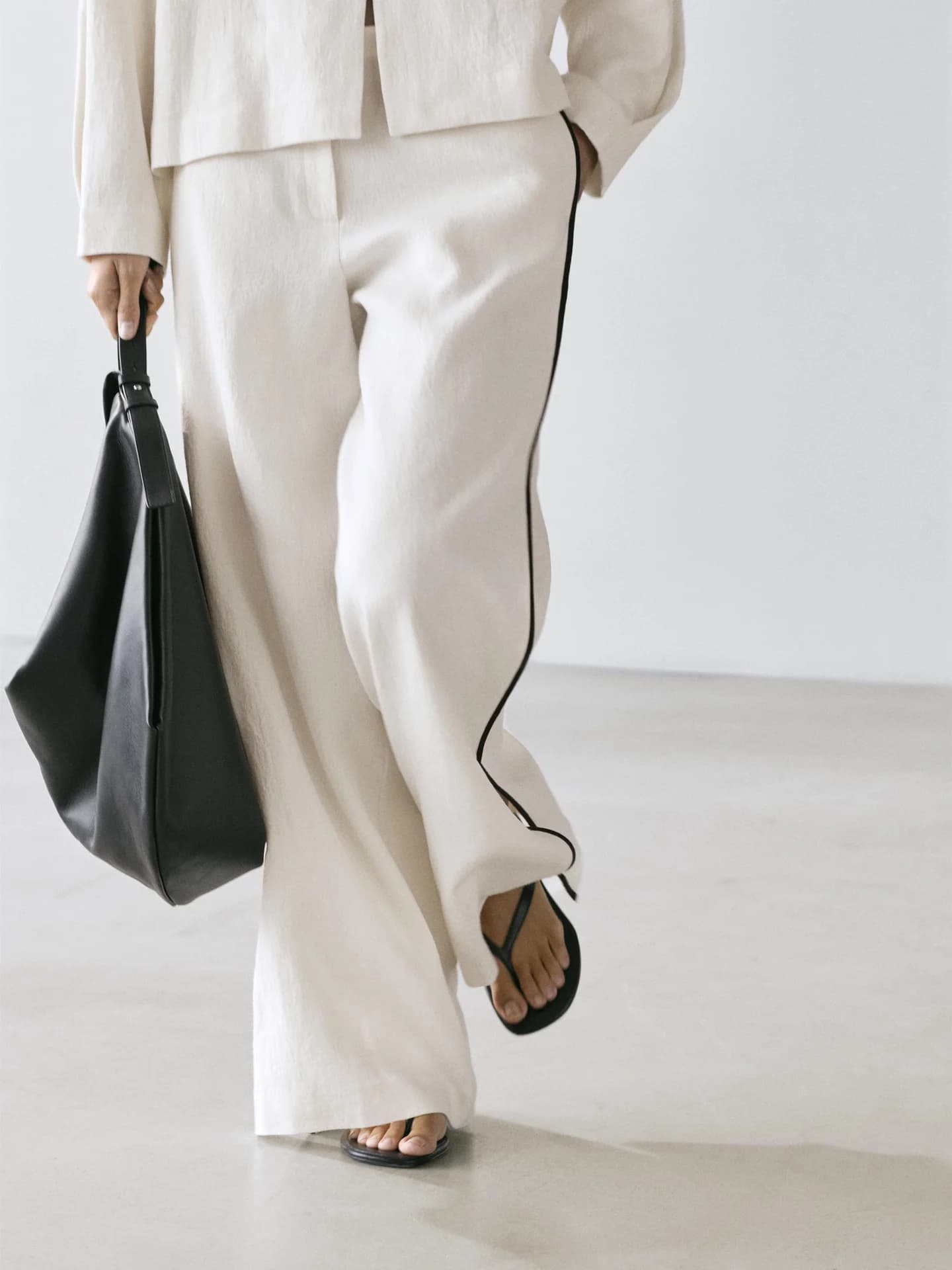 Льняные брюки с контрастной окантовкой - фото 8