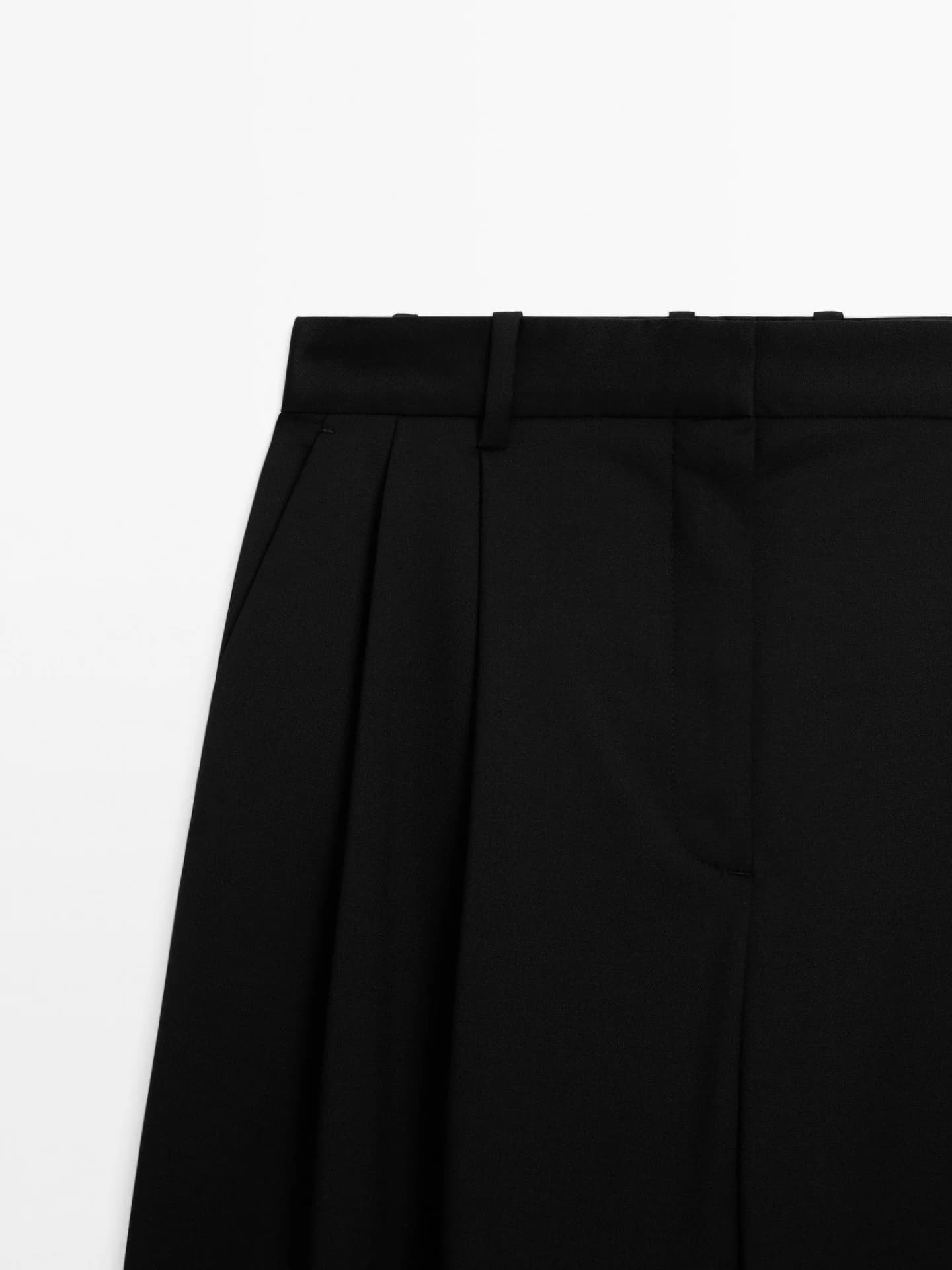 Плиссированные брюки из очень тонкой шерсти. - фото 2