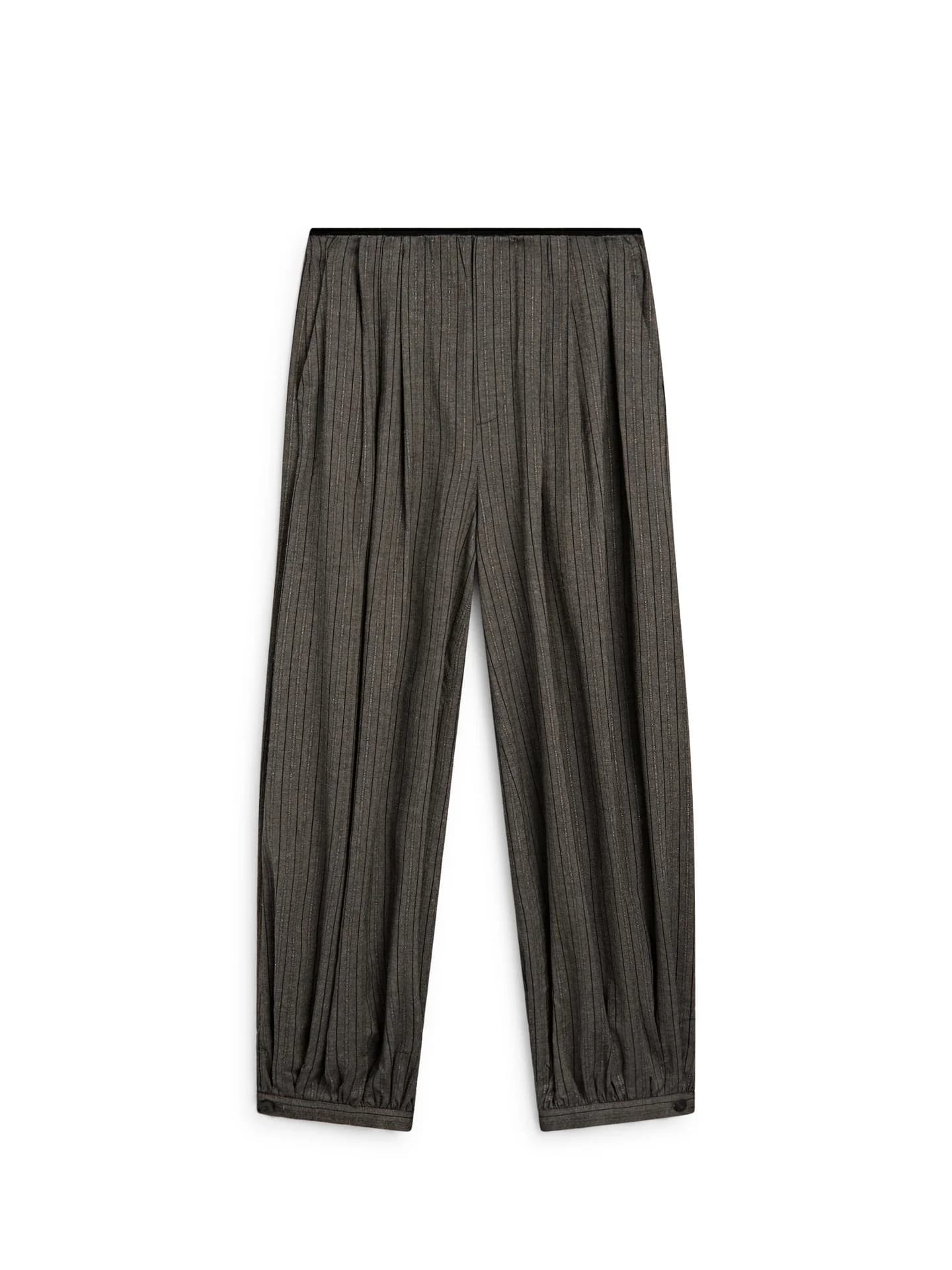 Свободные полосатые брюки объемного кроя. - фото 8