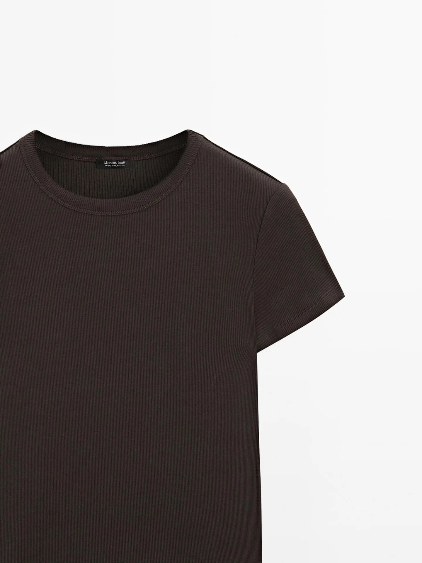 Футболка из ребристого материала с короткими рукавами. - фото 6