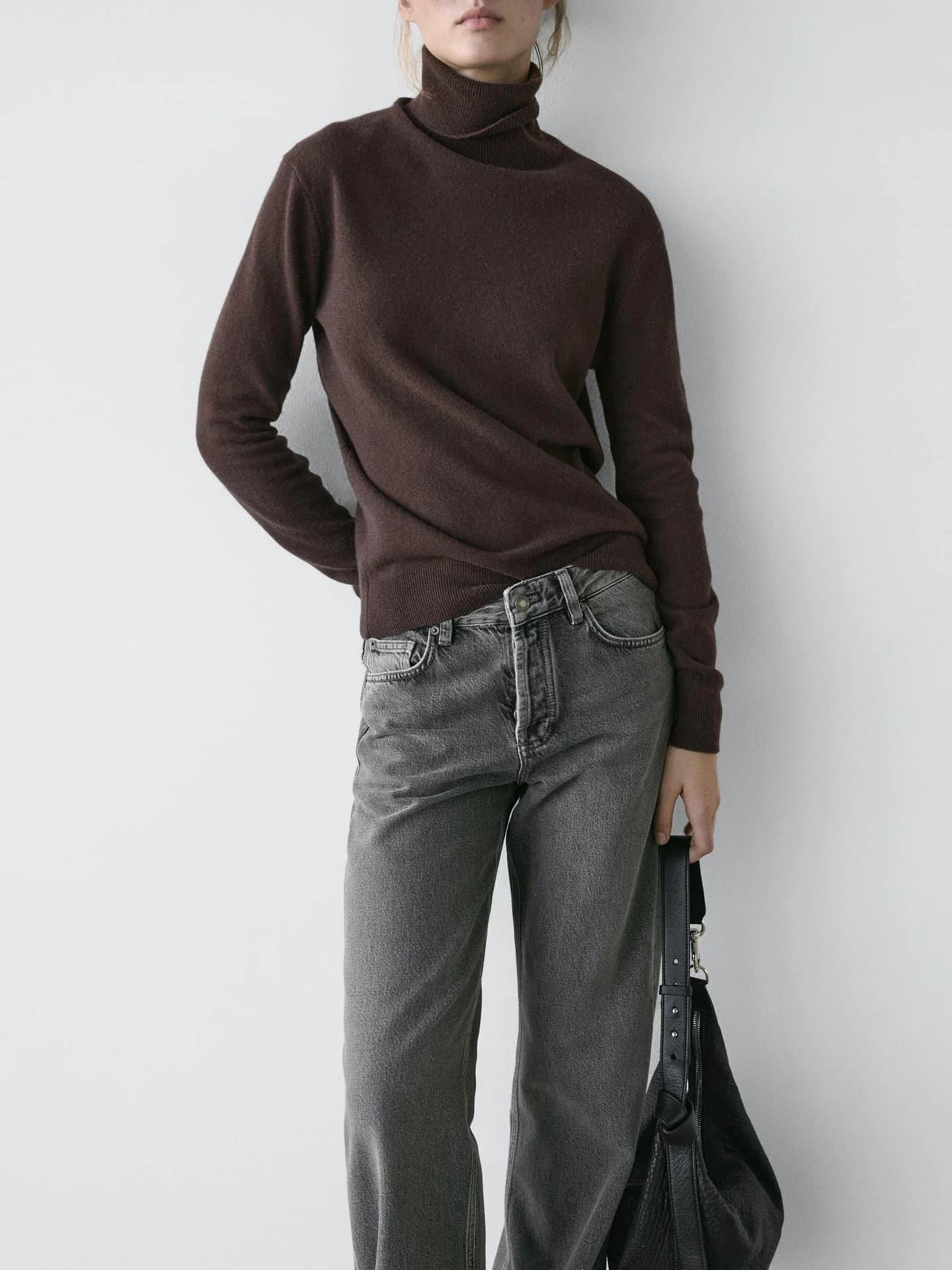 Джинсы со средней посадкой и широкими штанинами - фото 10