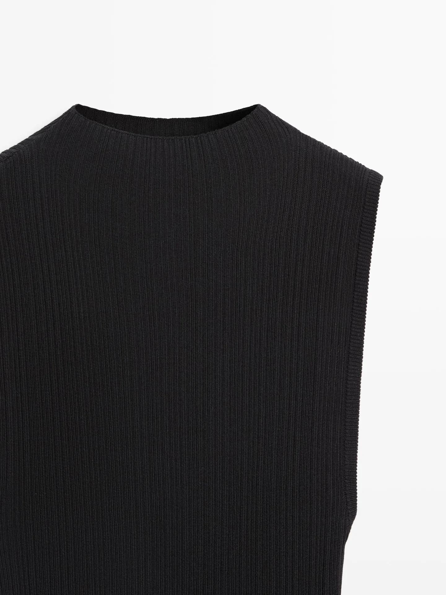 Платье средней длины со складками и оборками - фото 8