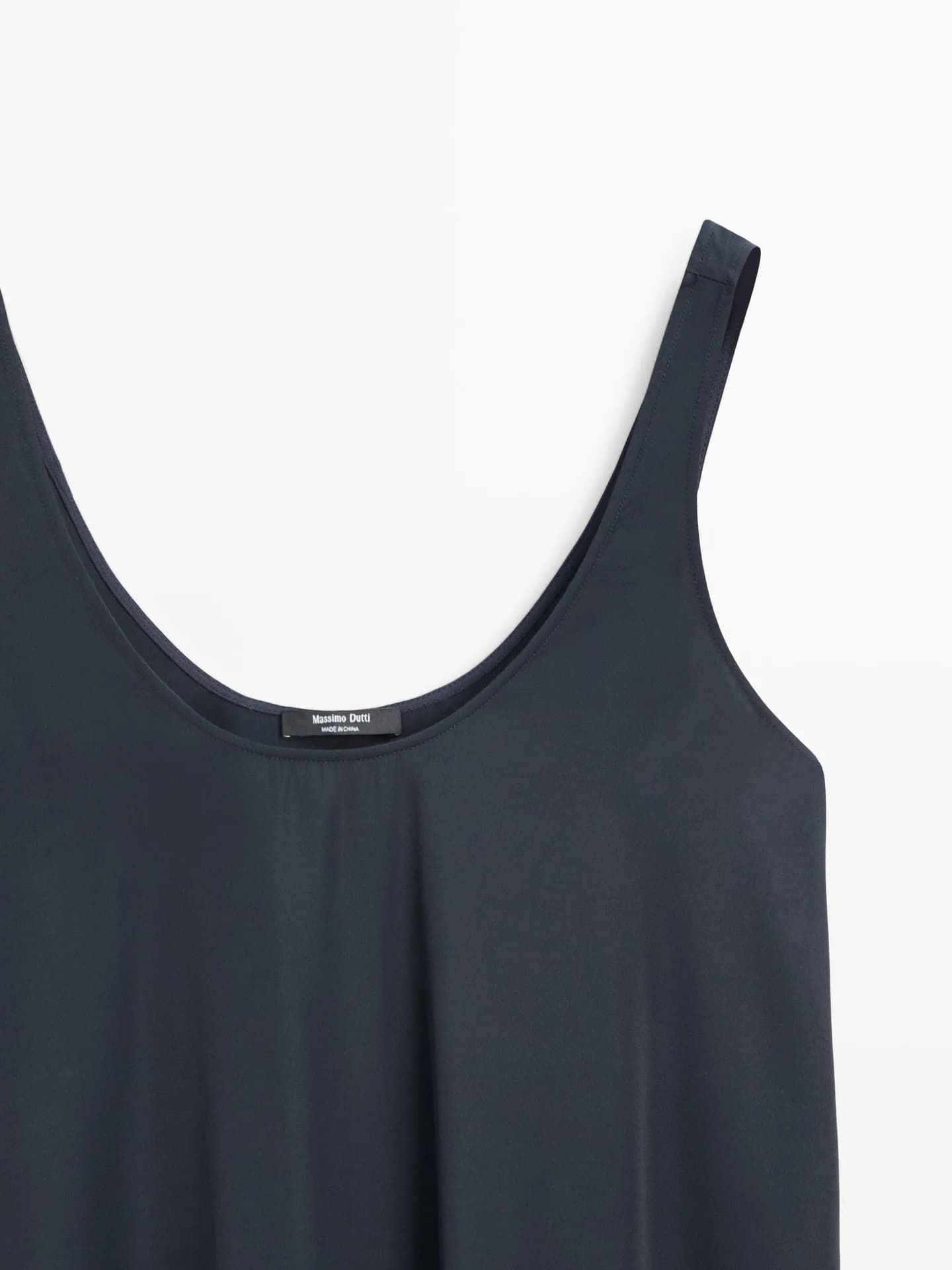 Свободное расклешенное платье на бретелях. - фото 6