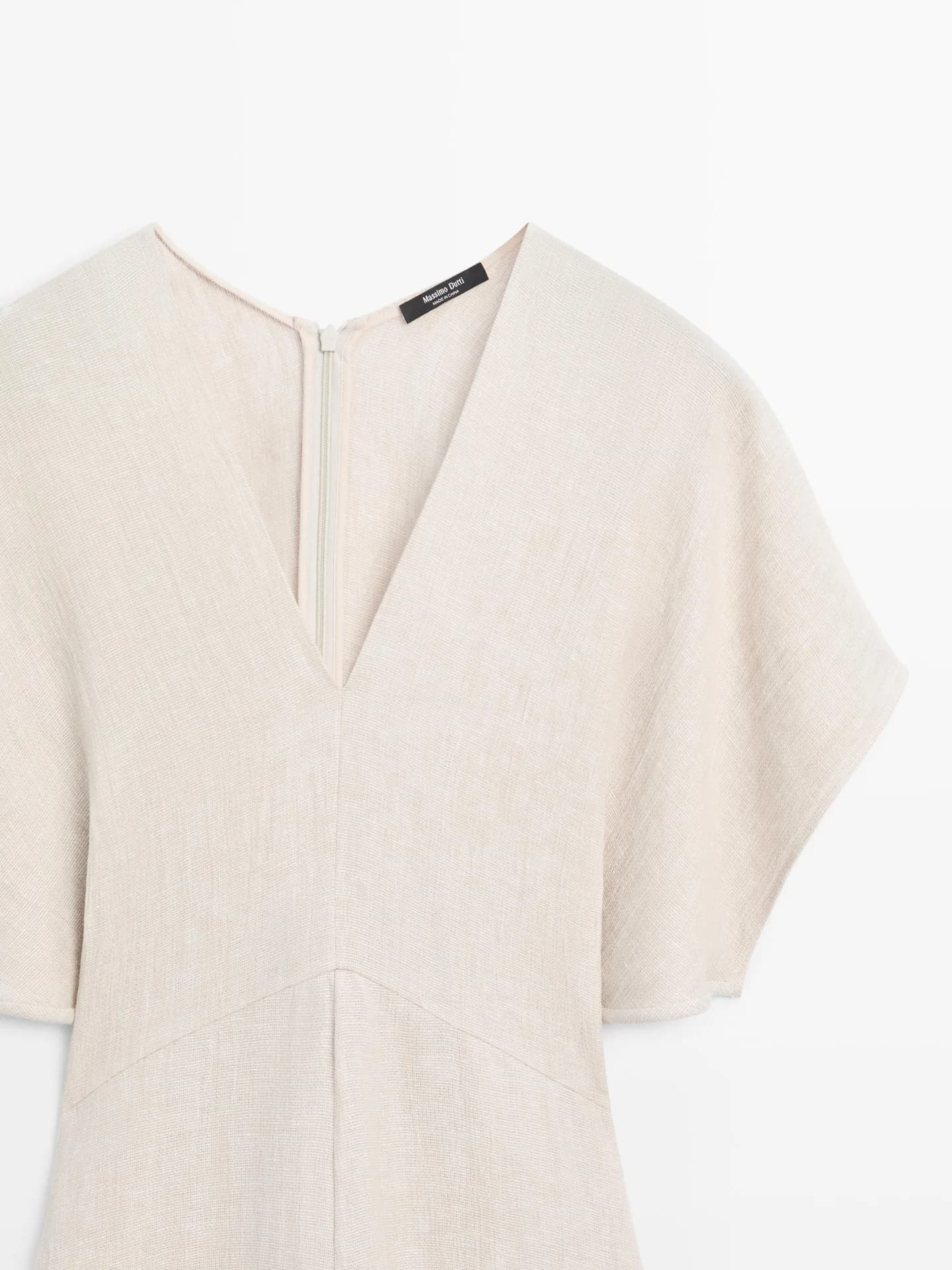 Легкое льняное платье средней длины с короткими рукавами. - фото 4