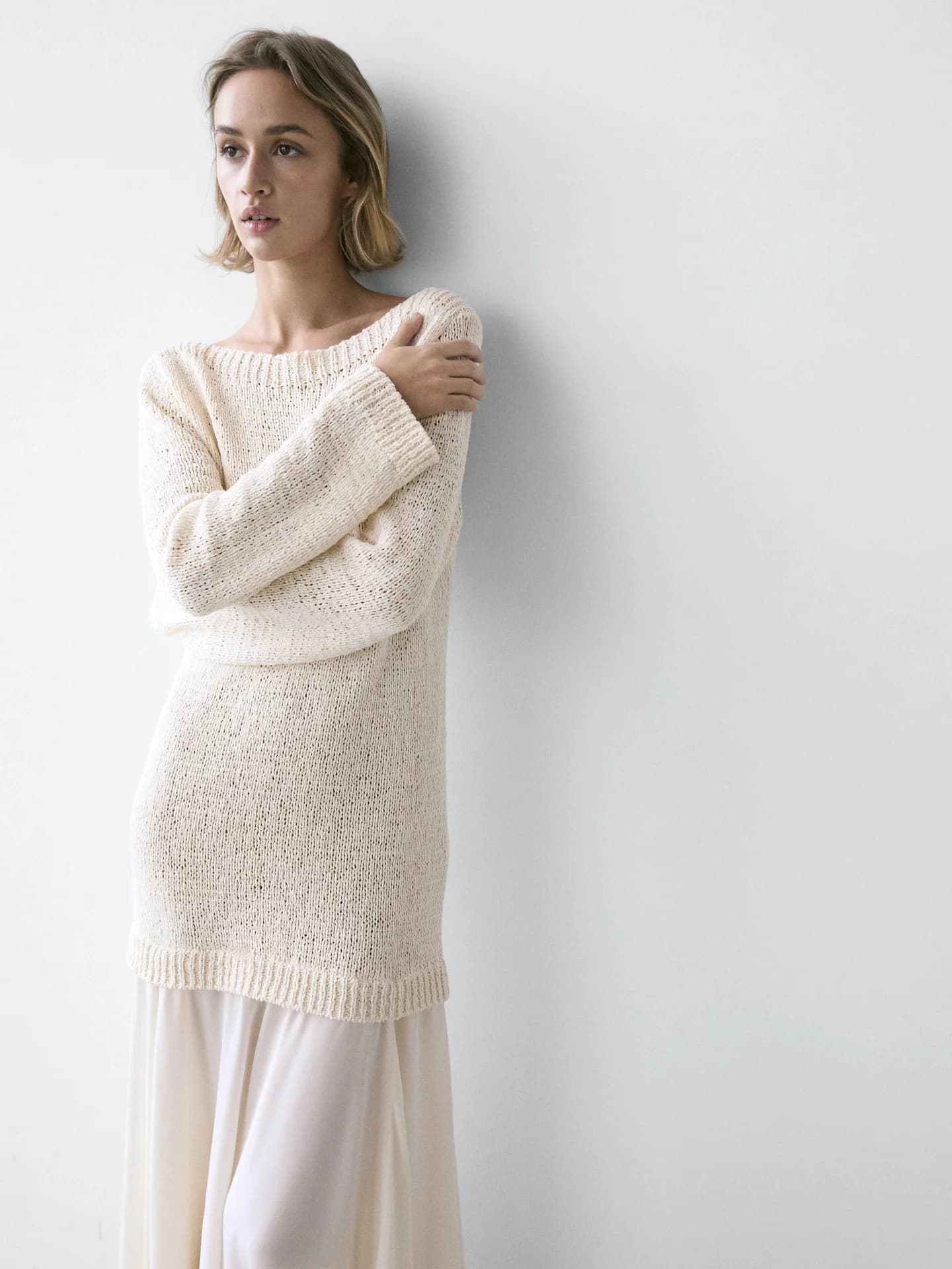 Асимметричное платье миди со смешанной отделкой - фото 5