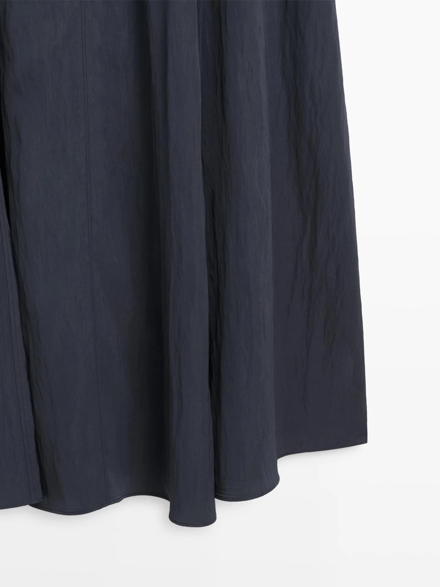 Платье свободного кроя средней длины с пряжками. - фото 7