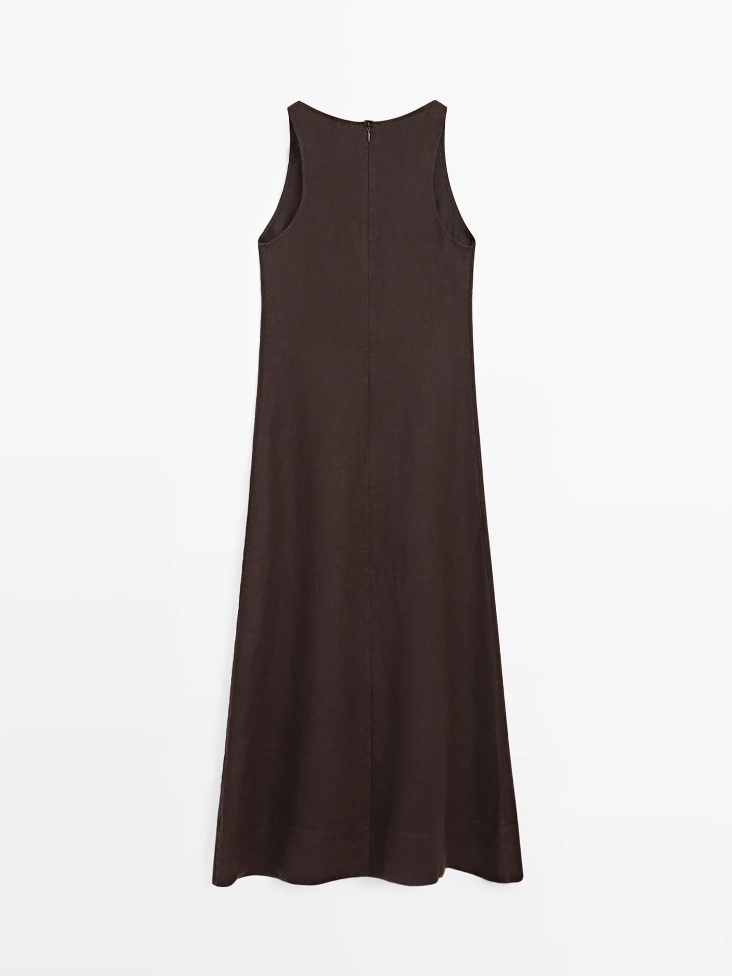 Льняное платье средней длины с вырезом бретельками - фото 5