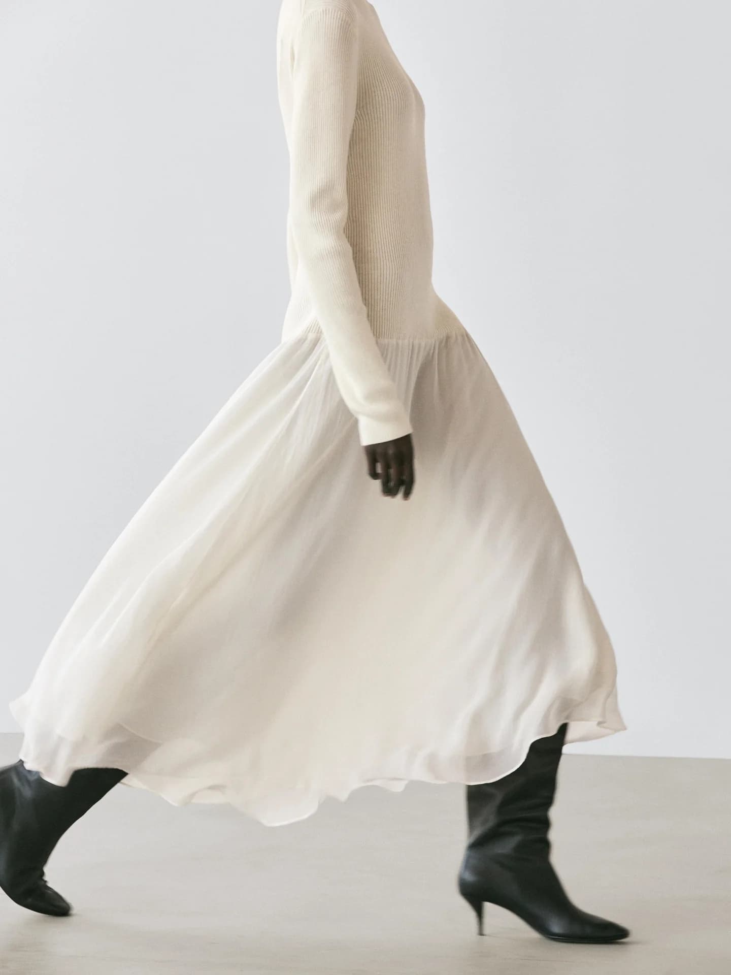 Трикотажное платье из контрастных материалов. - фото 9