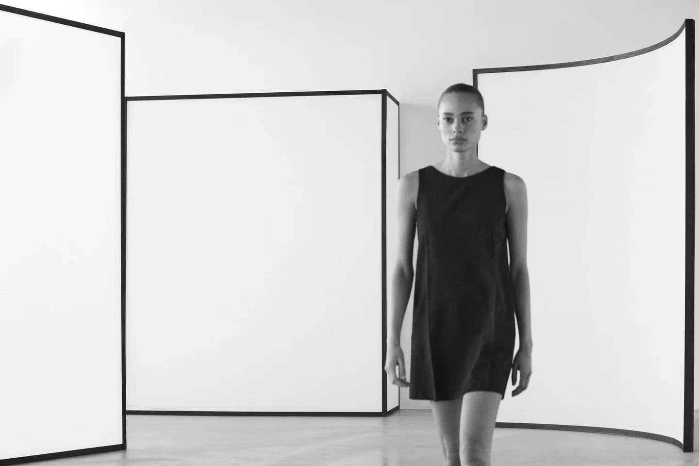 Мини-платье из смесовой шерсти. - фото 7