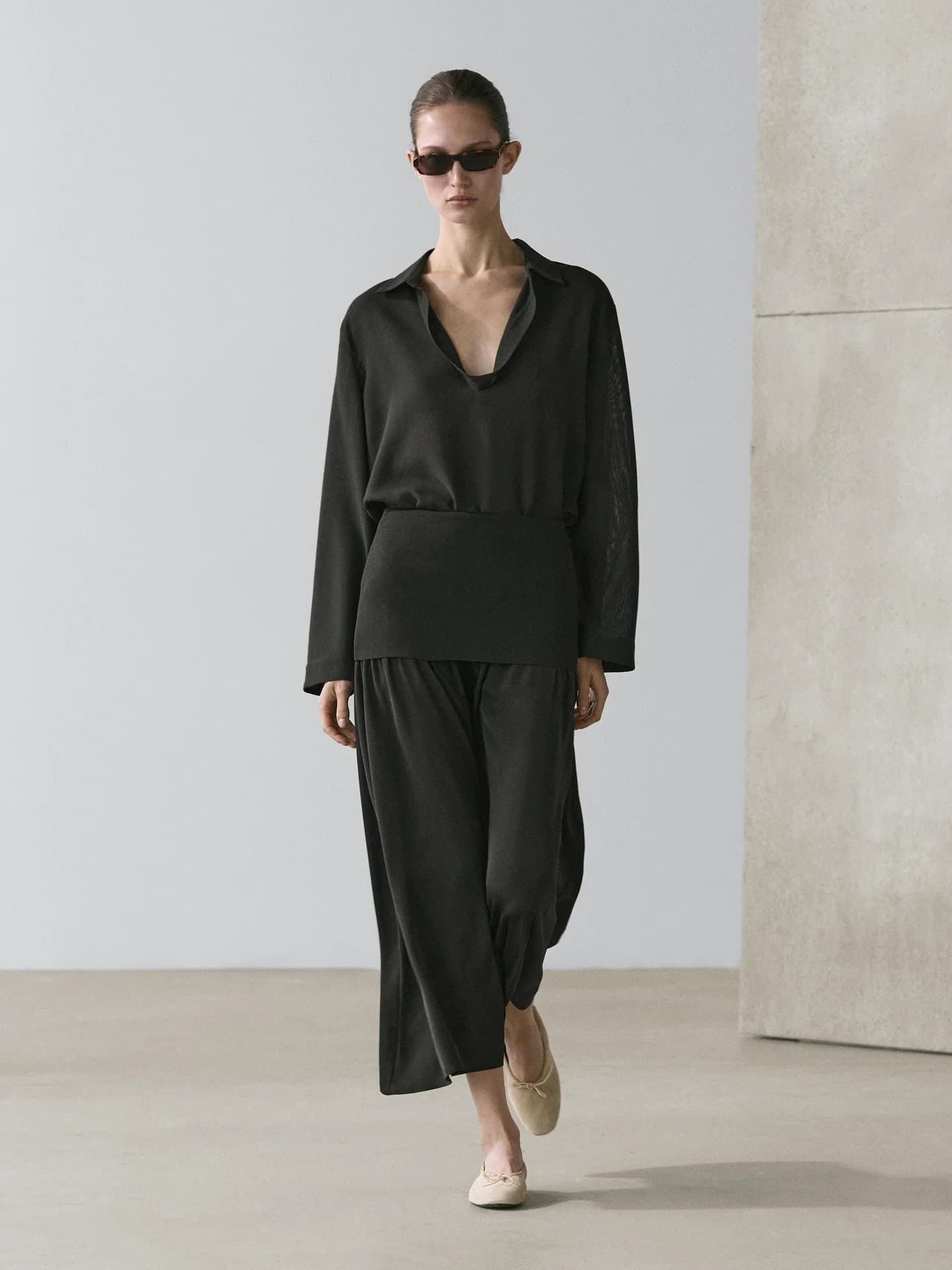 Свободная юбка миди из комбинированной ткани - фото 9