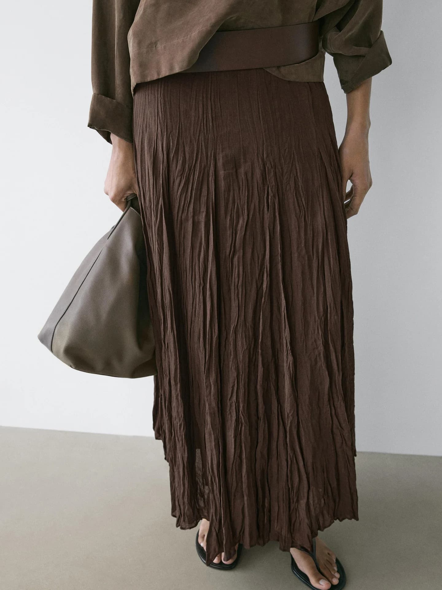 Свободная юбка средней длины с годетами. - фото 10