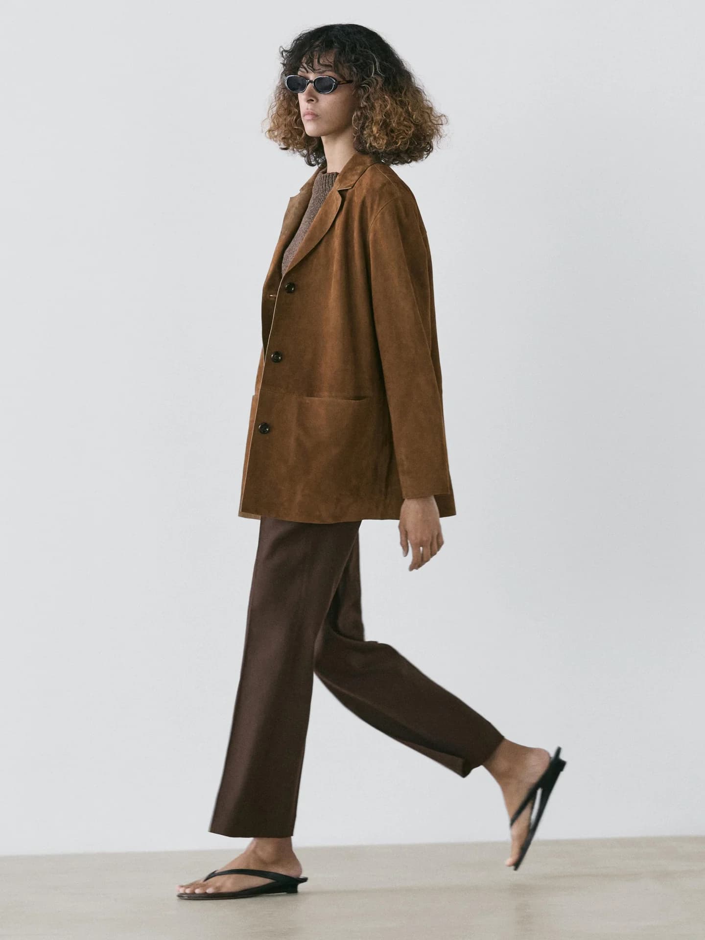 Куртка с лацканами из кожи и замши - фото 10