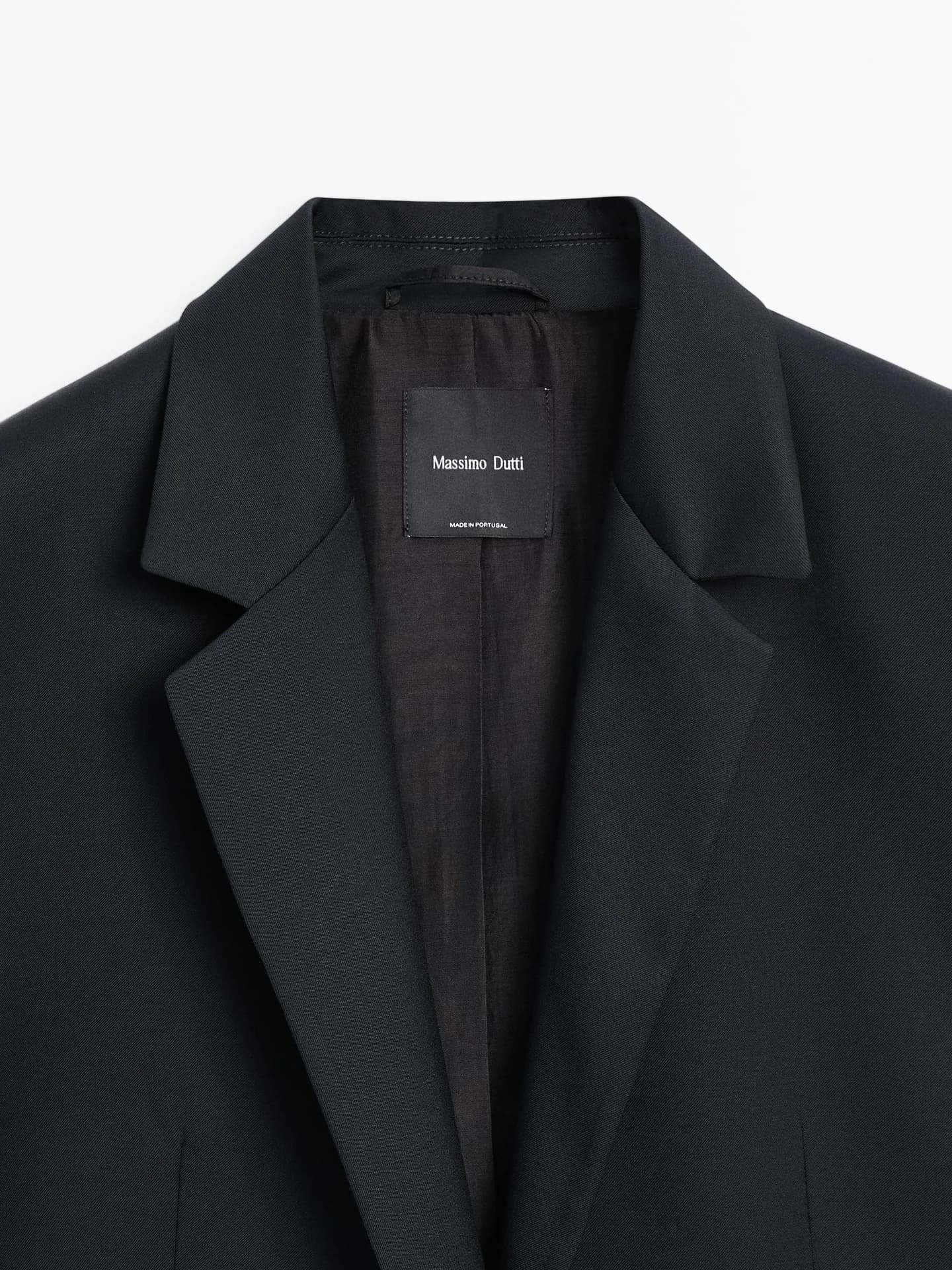 Очень тонкая куртка, застегивающаяся на две пуговицы. - фото 5