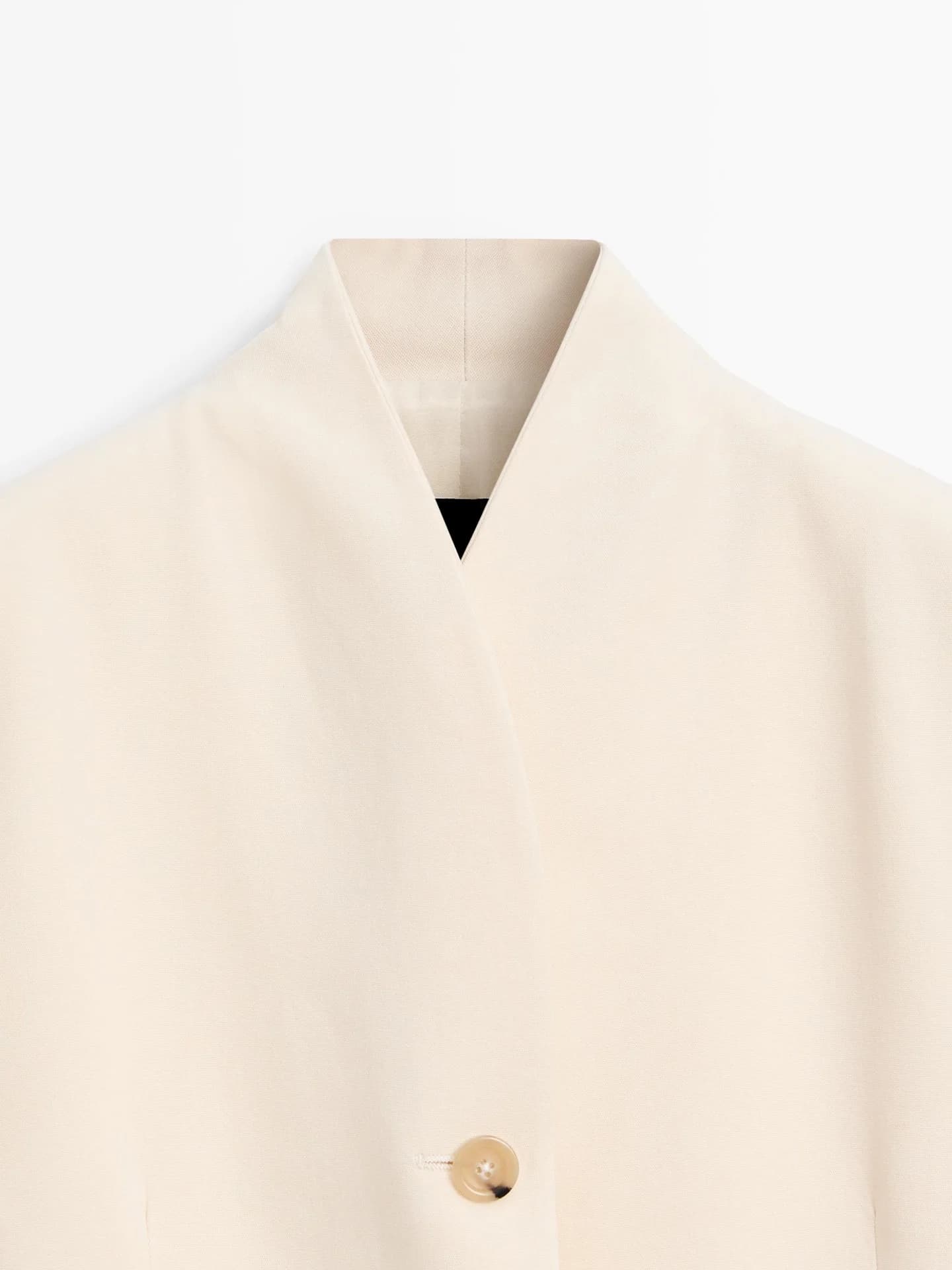 Атласный жакет с высоким воротником - фото 9