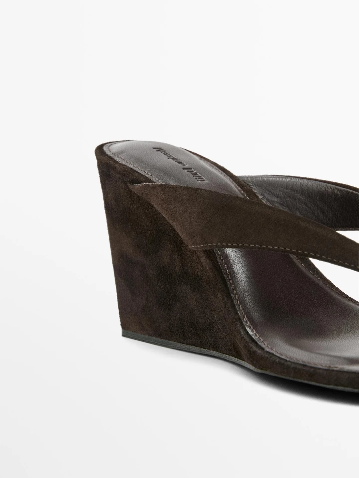 Босоножки на танкетке из замшевой кожи - фото 6