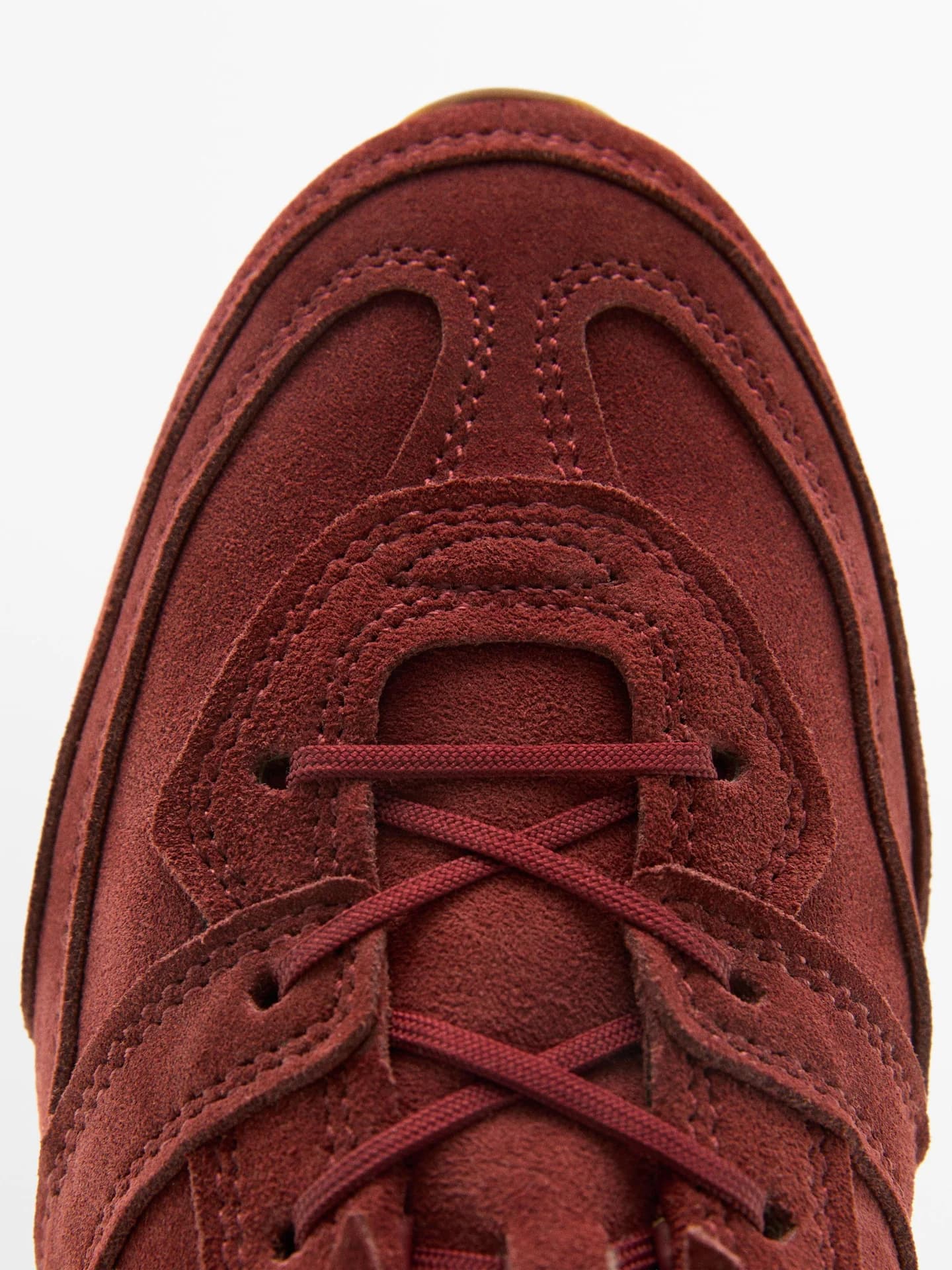 Замшевые спортивные туфли с декоративными элементами - фото 9