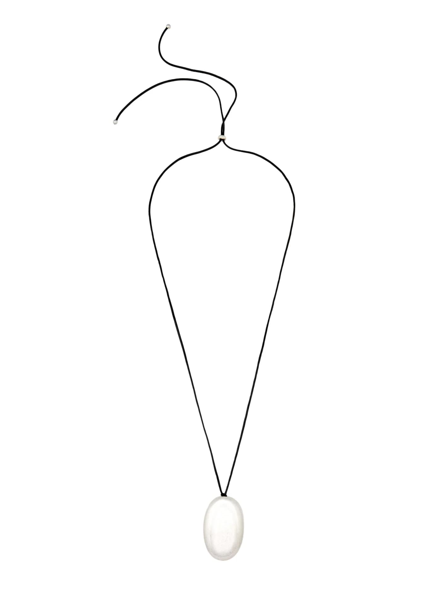 Колье с кожаным шнурком и металлической подвеской - фото 6