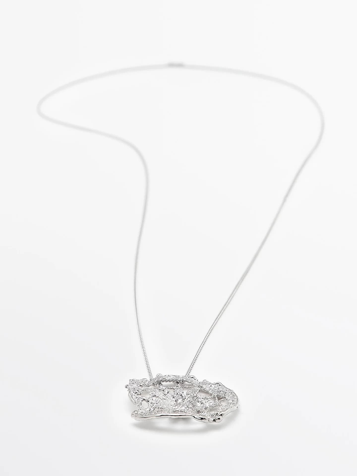 Колье с кружевным кулоном - фото 10