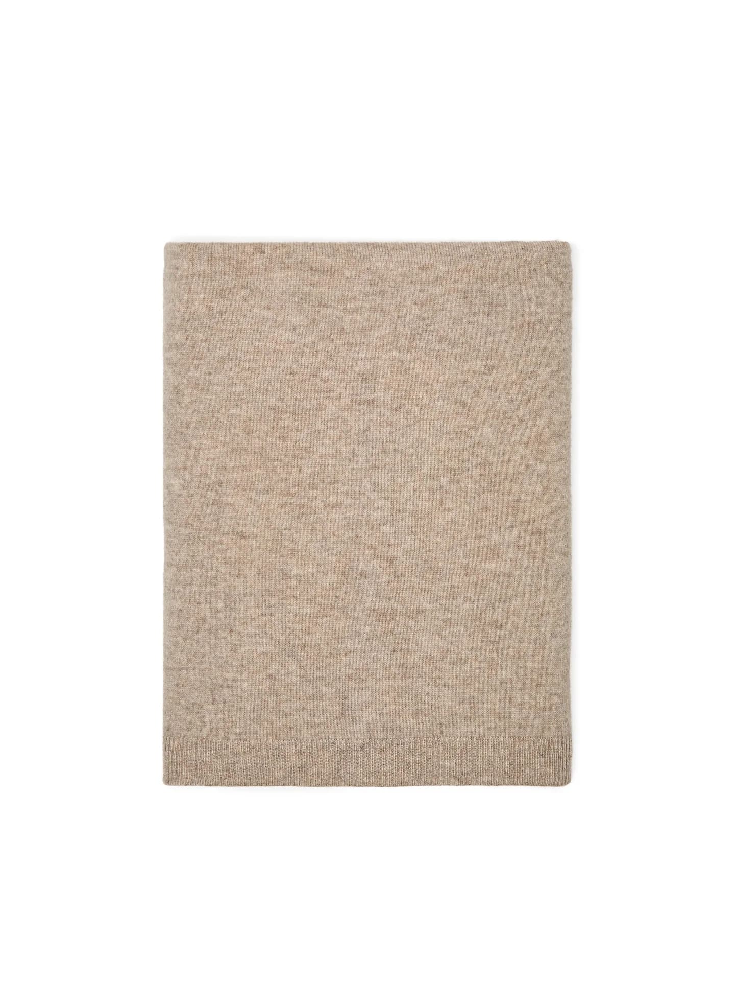 Тонкий шарф из смесовой шерсти. - фото 9