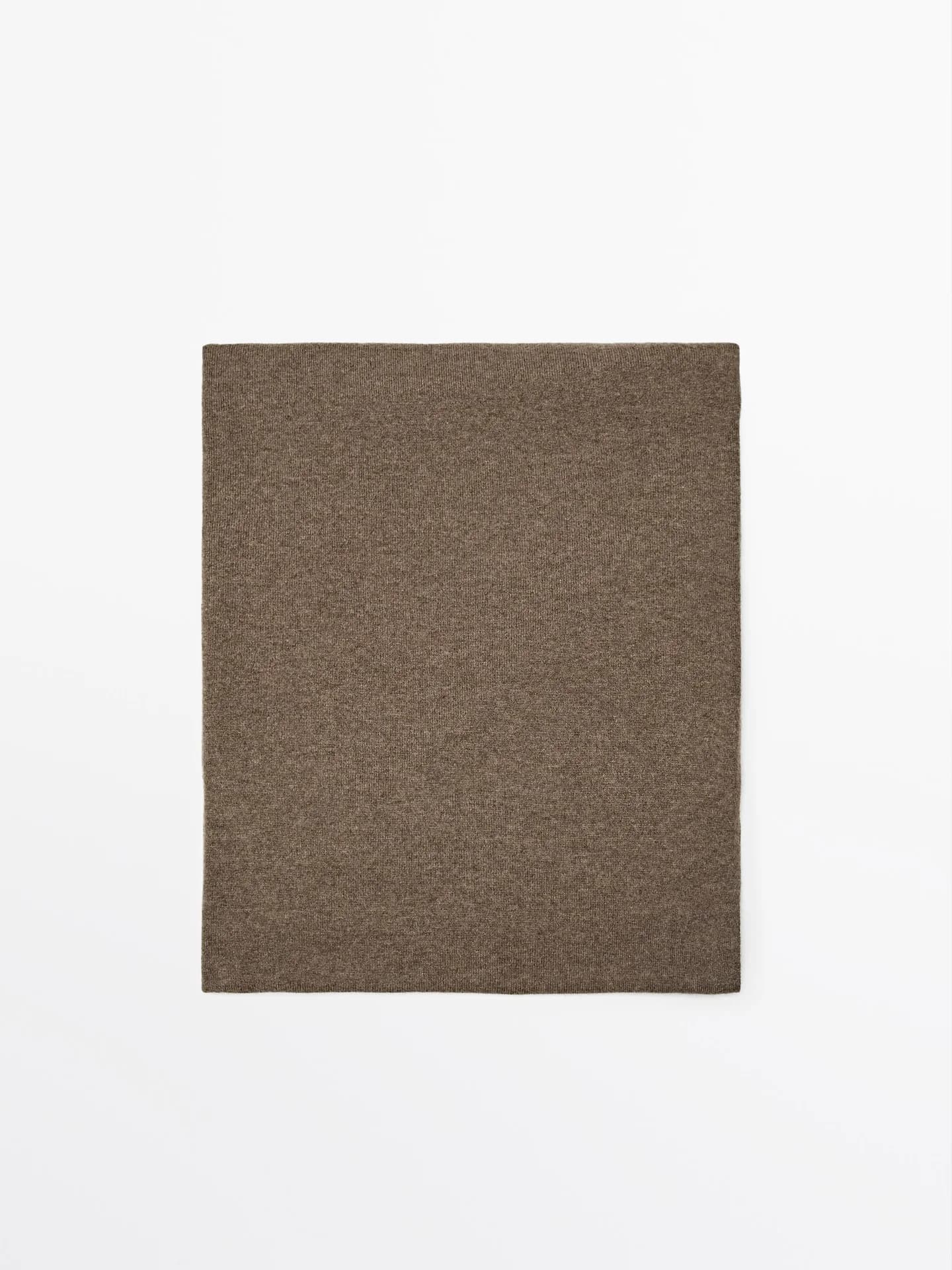 Шарф из 100% кашемира.