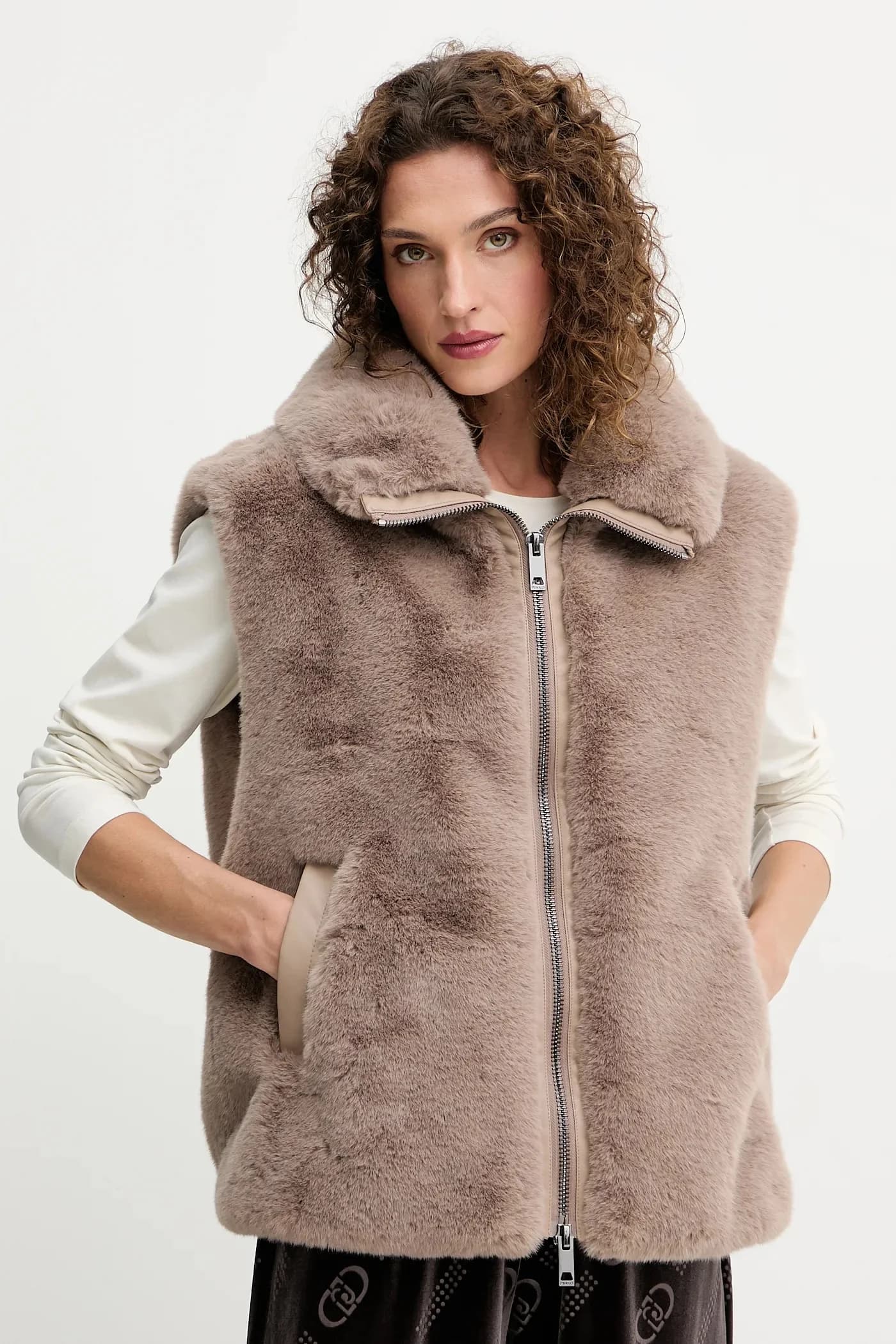 Без рукавов