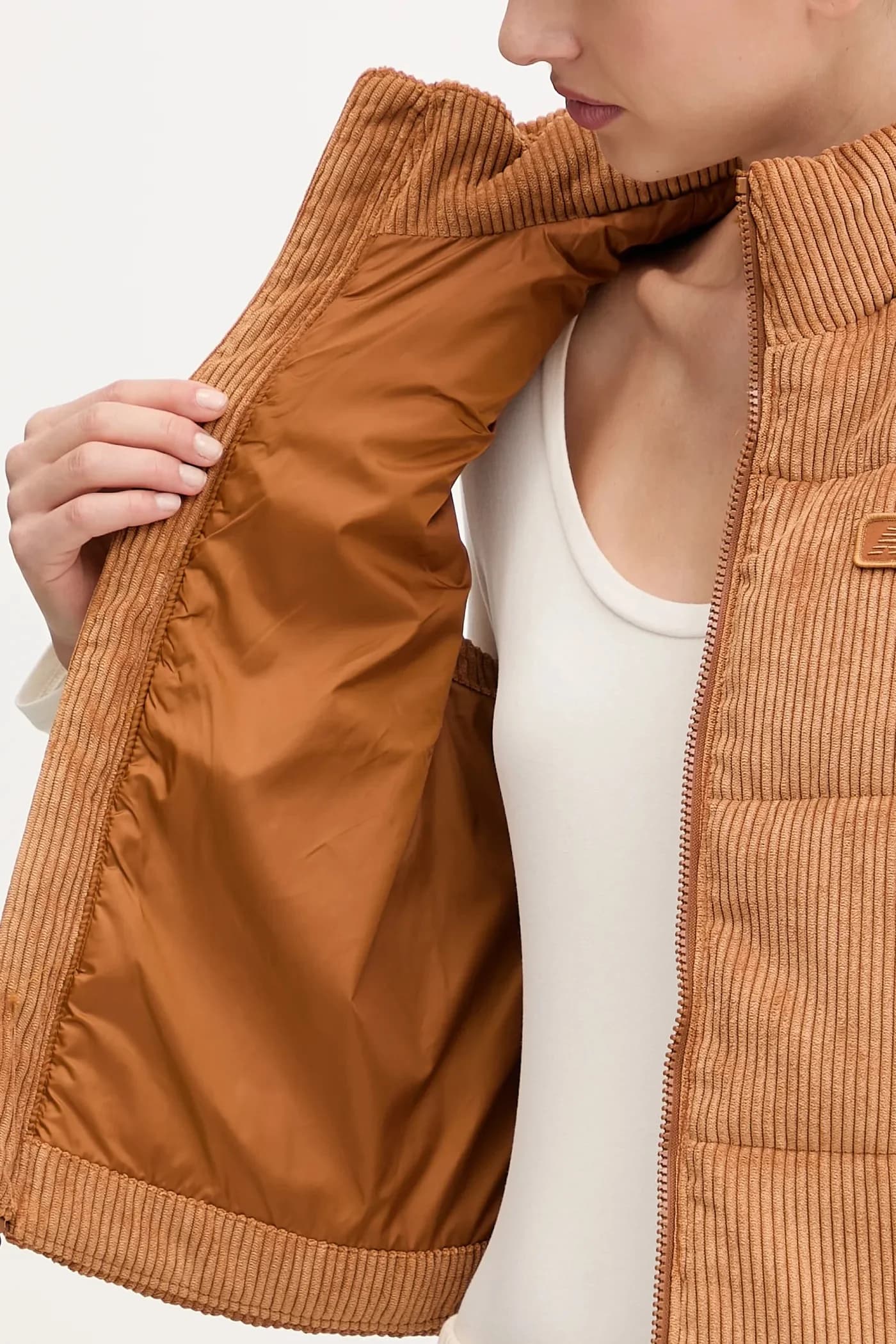 Вельветовый жилет - фото 6