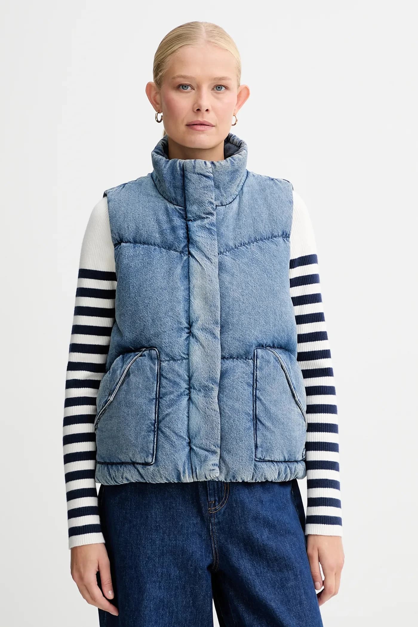 Пуховой жилет