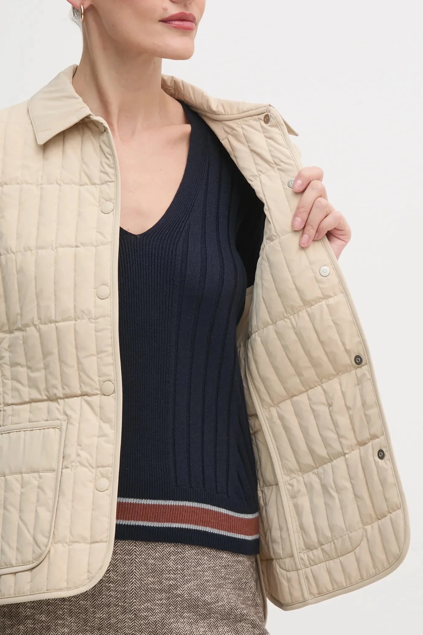 Пуховой жилет - фото 7