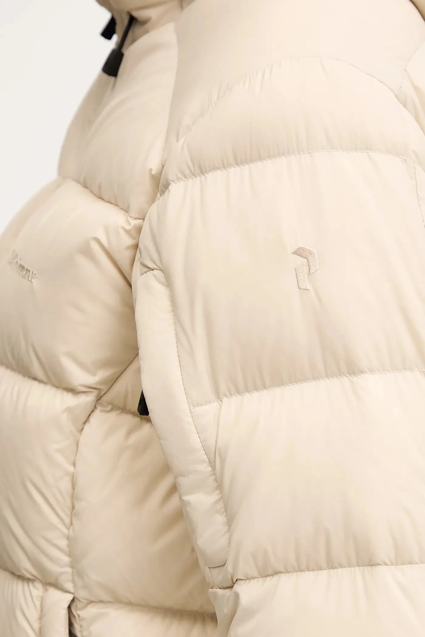 Спортивная куртка с морозным пухом - фото 5