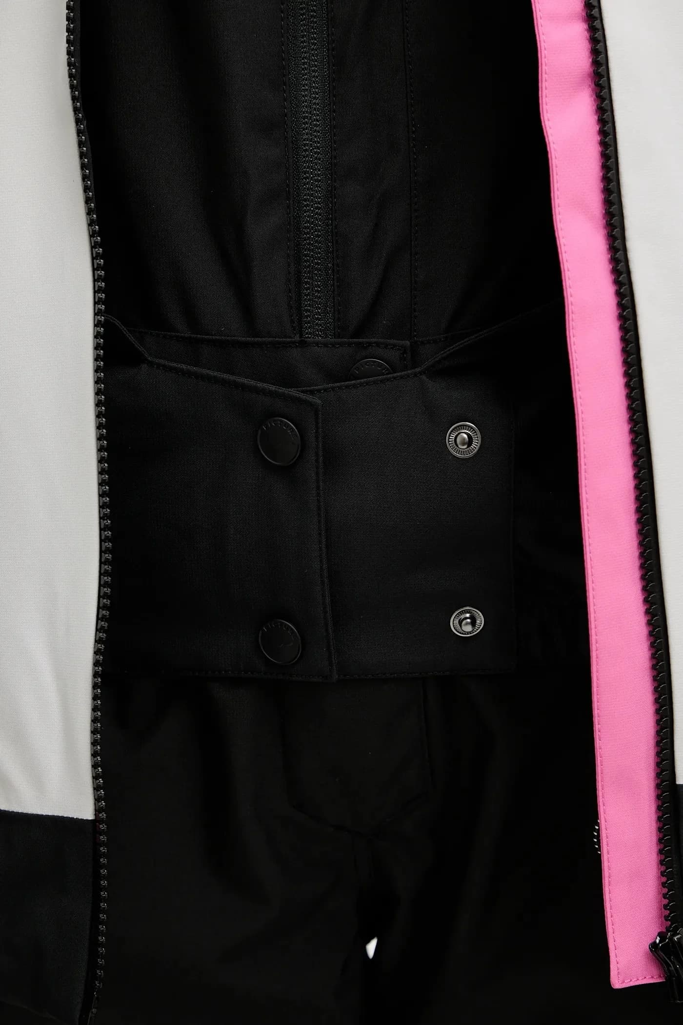 Видел лыжную куртку - фото 7