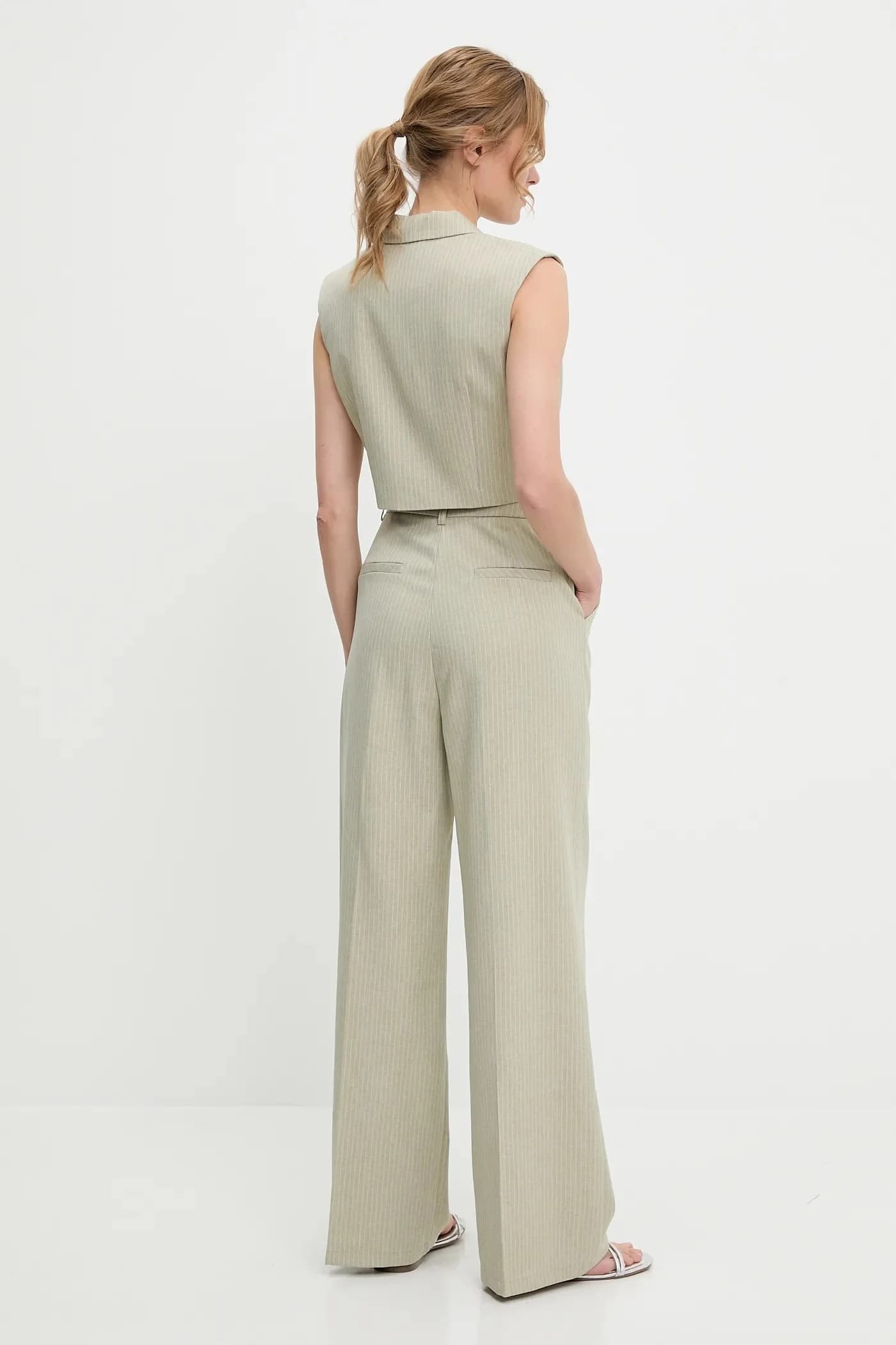 Комплект - куртка и брюки. - фото 2