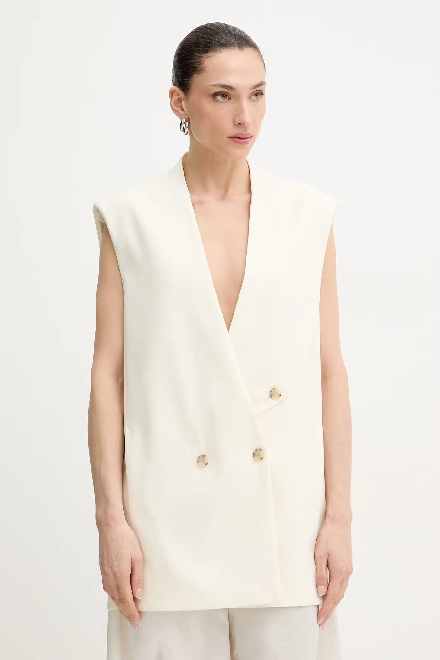 Шерстяной жилет Джавикири