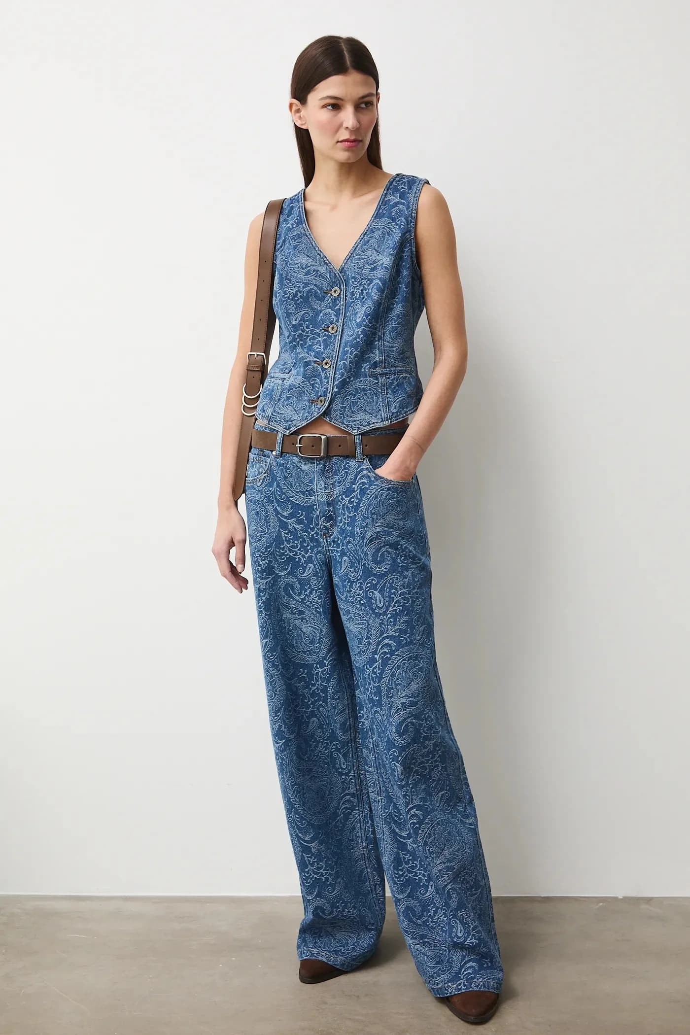 Джинсовый жилет - фото 2