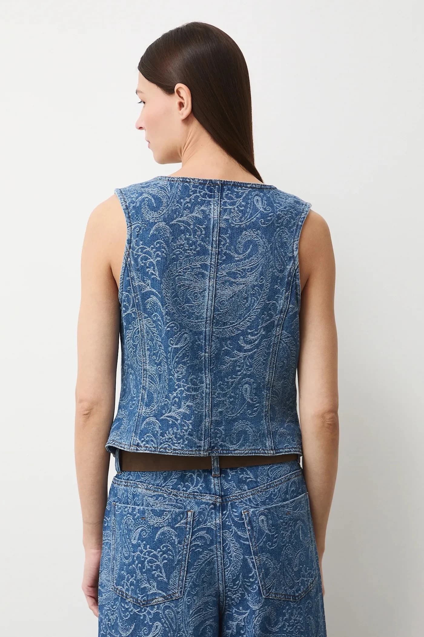 Джинсовый жилет - фото 3