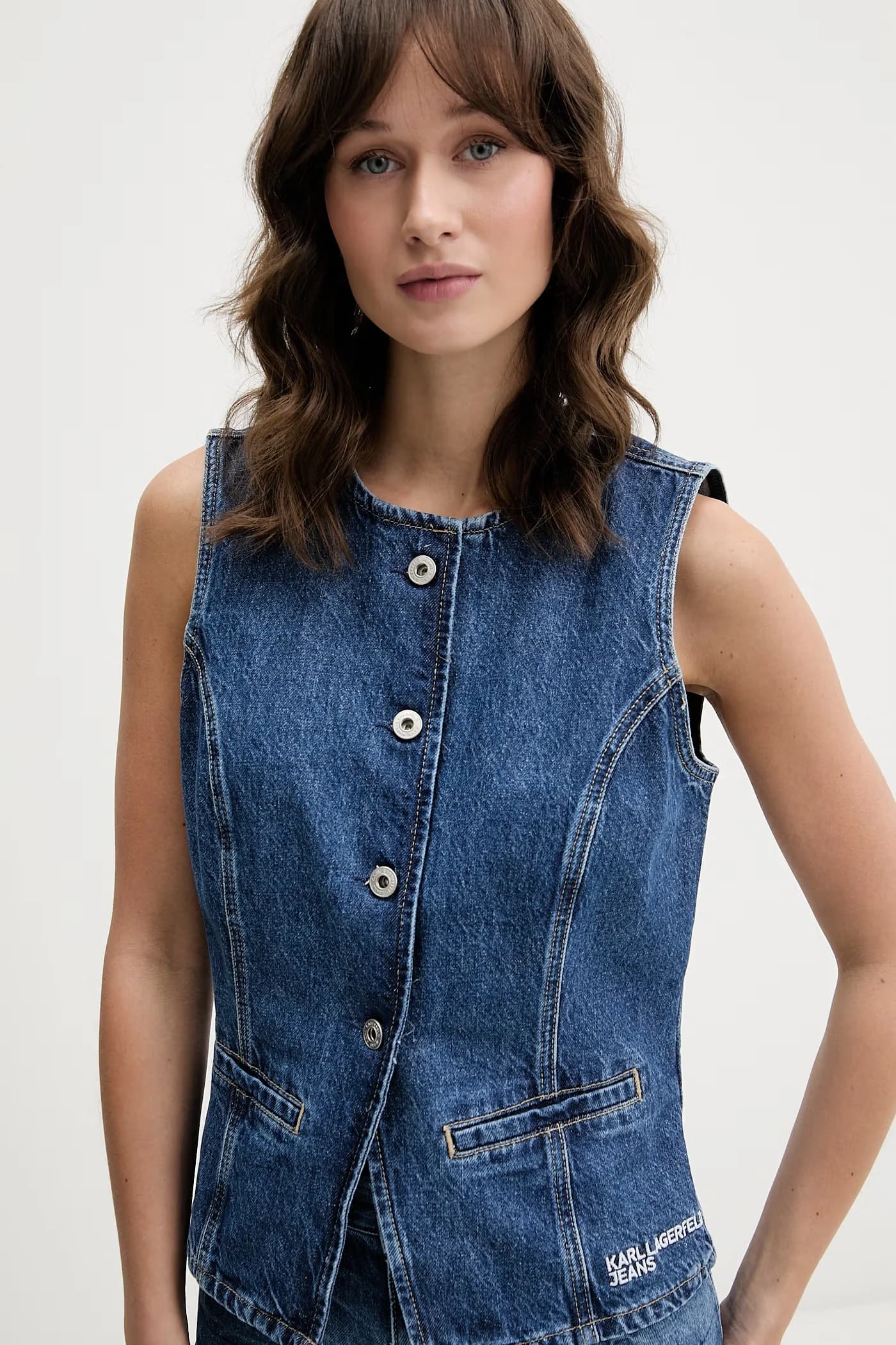 Женский джинсовый жилет - фото 4