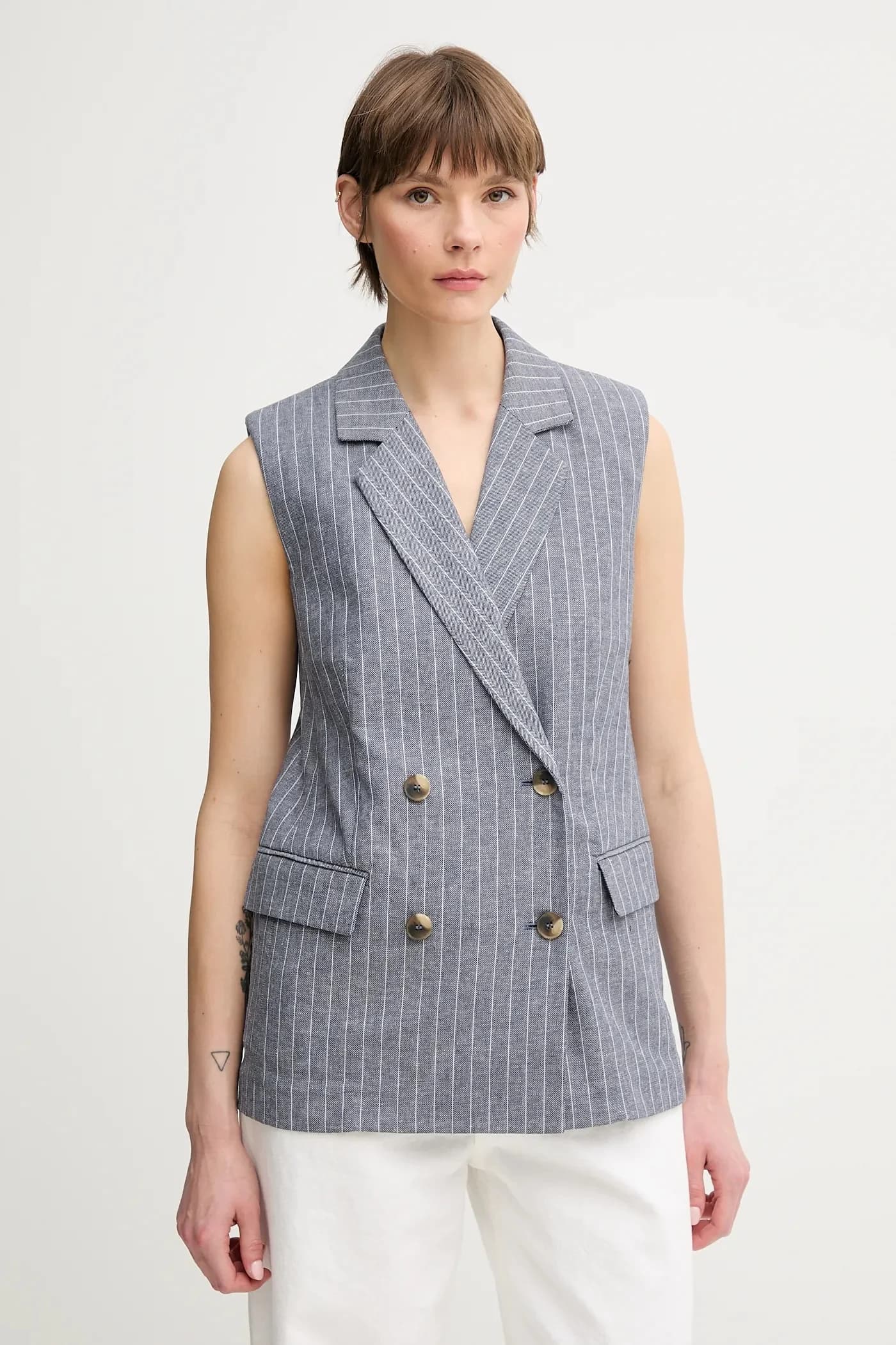 Жилет из смесового льна