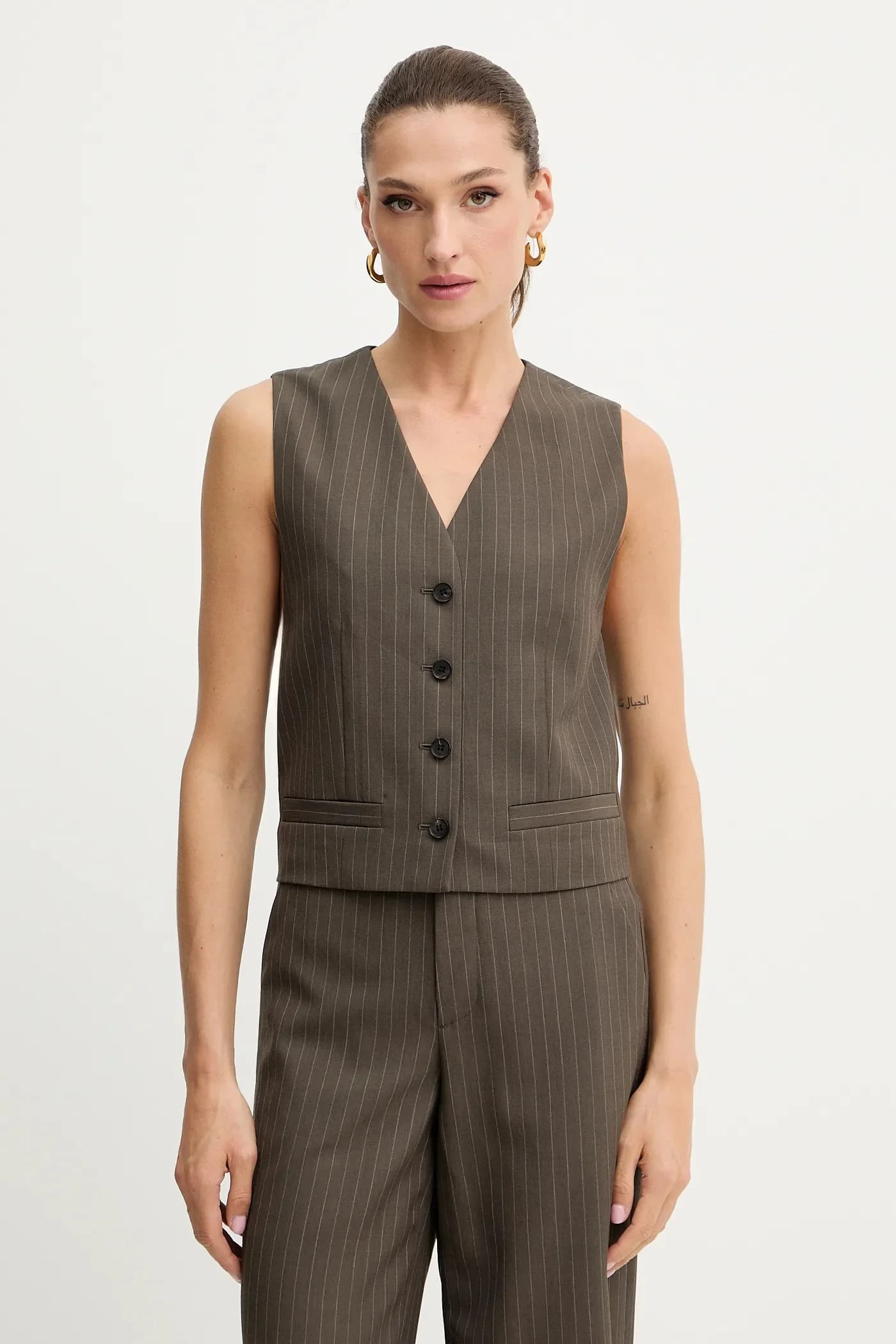 Шерстяной жилет