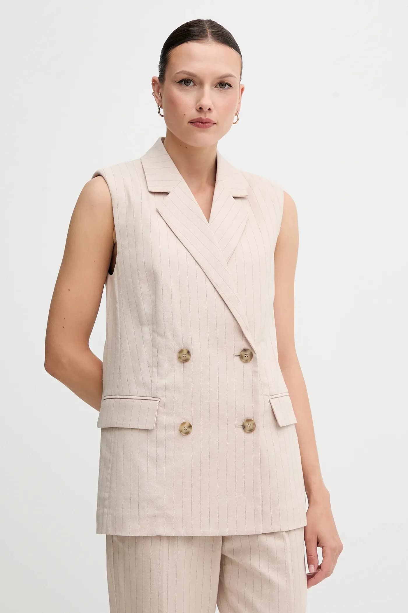 Жилет из смесового льна