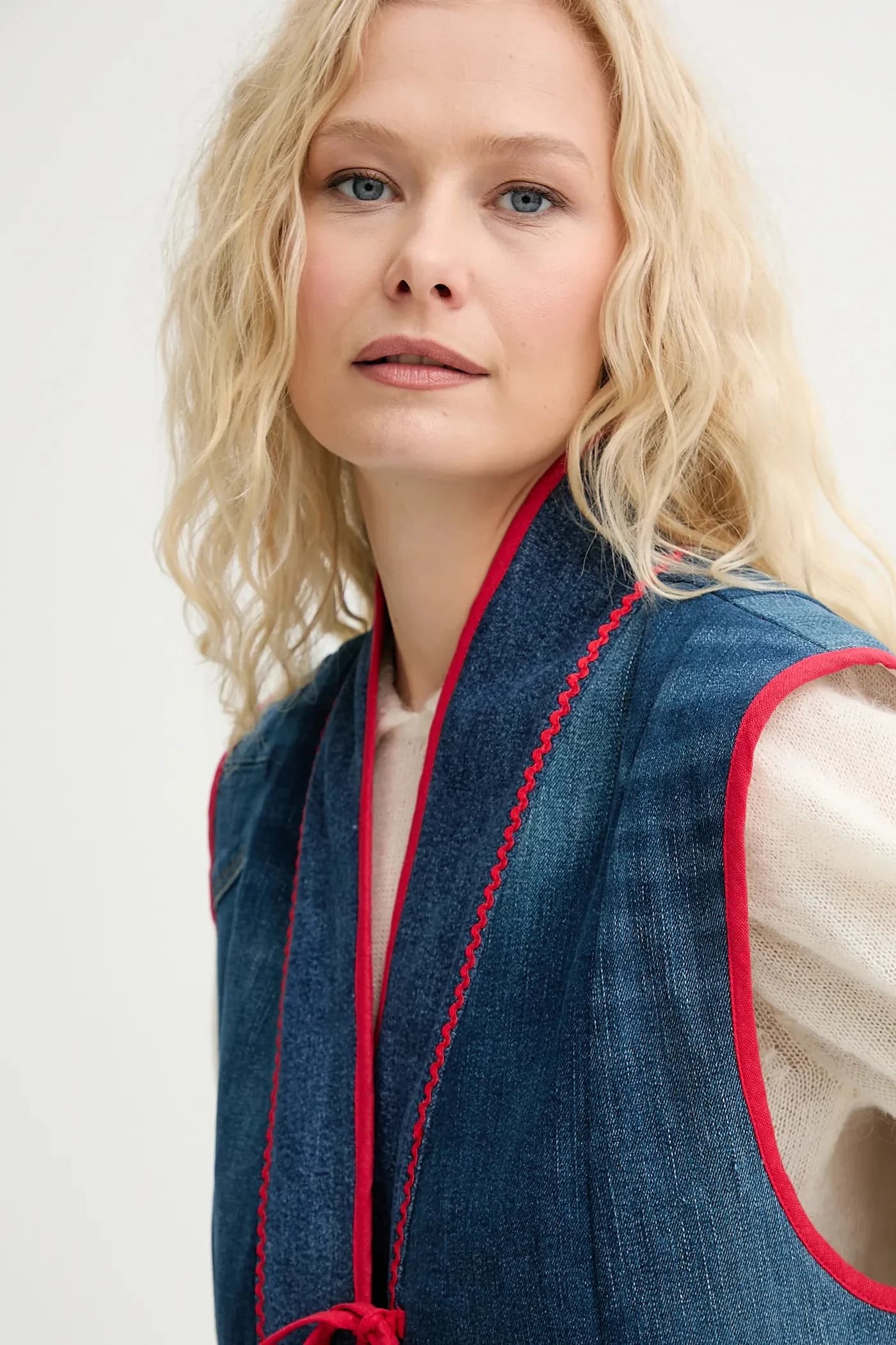 Креативный жилет для вторичной переработки - фото 4