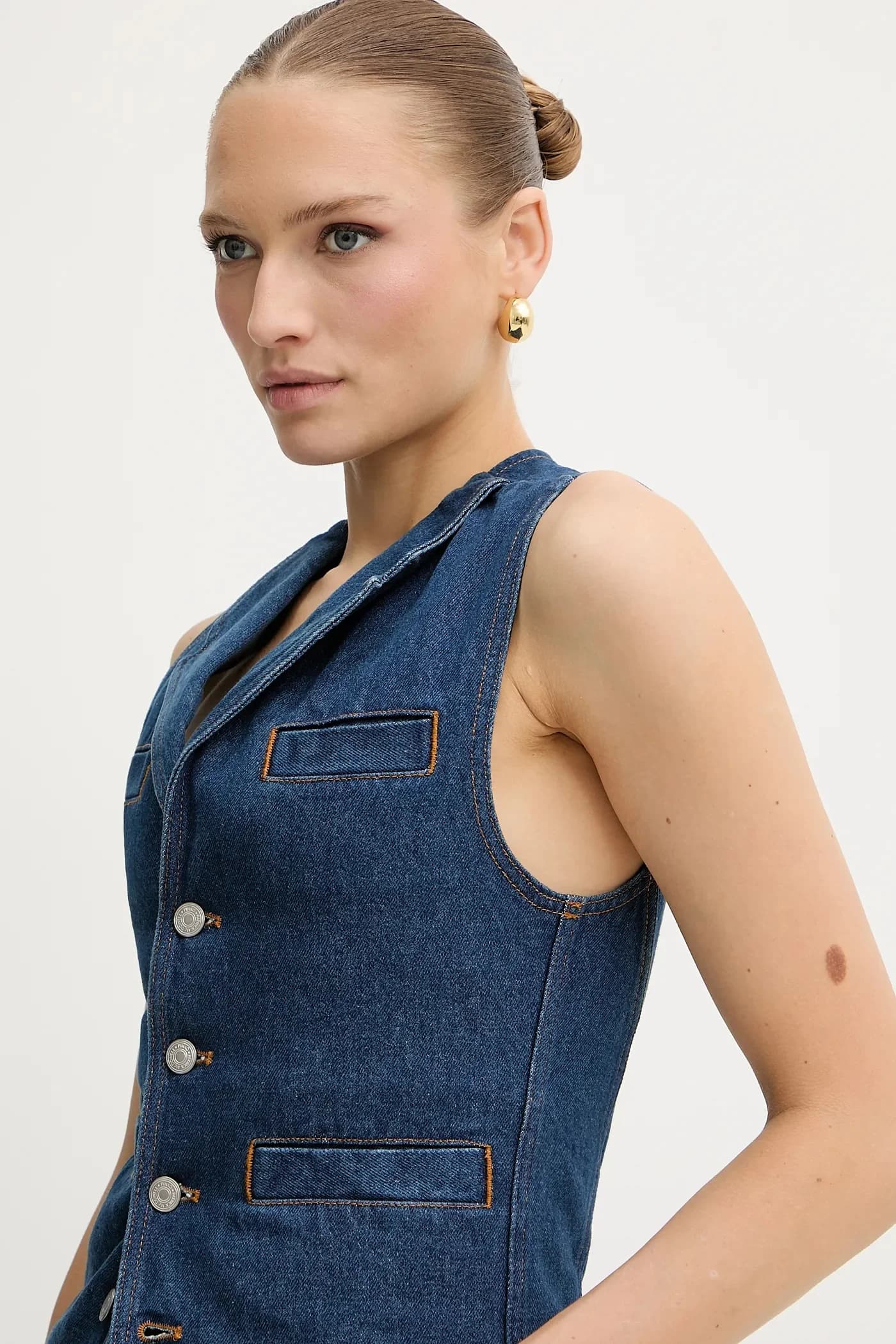 Джинсовый жилет REIMAGINE от Патрика Макдауэлла - фото 4