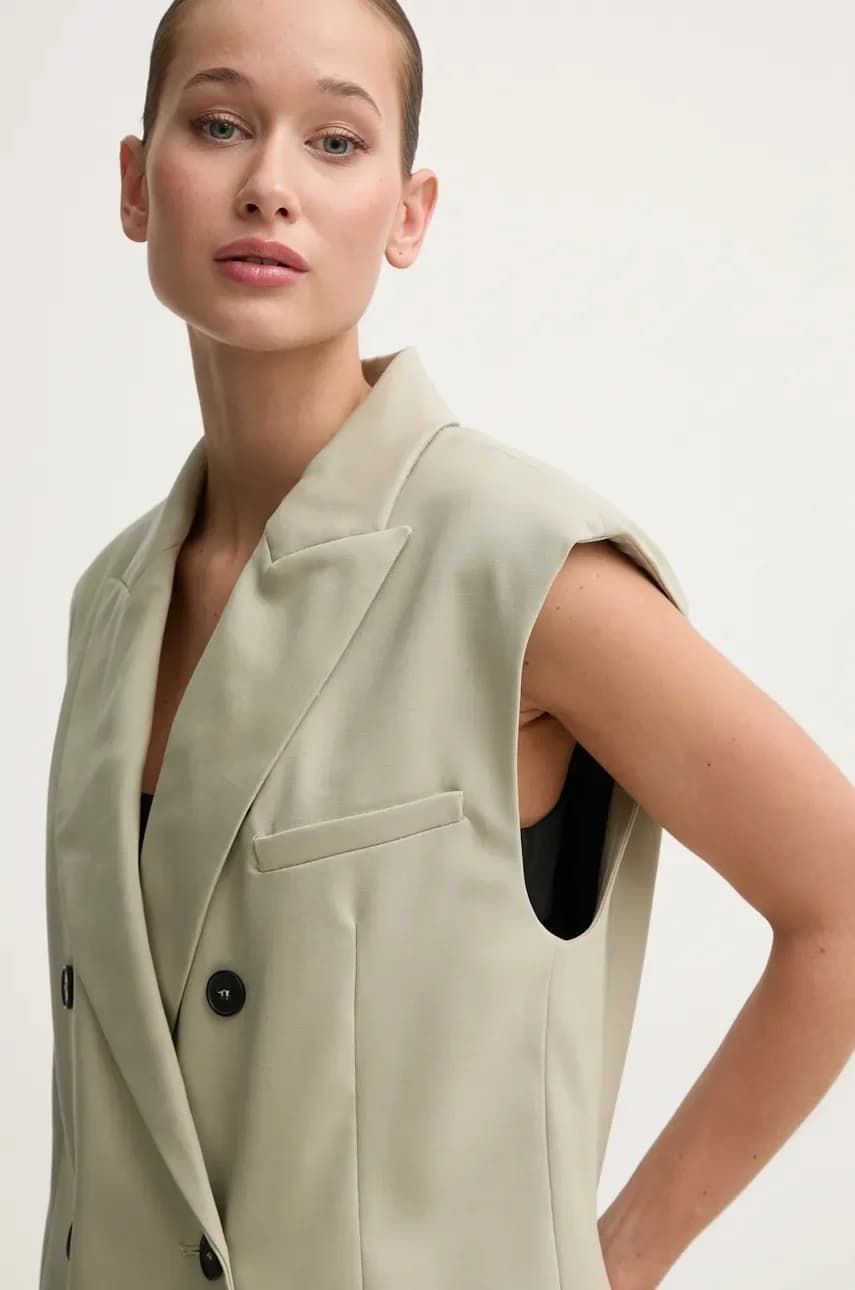 Шерстяной жилет