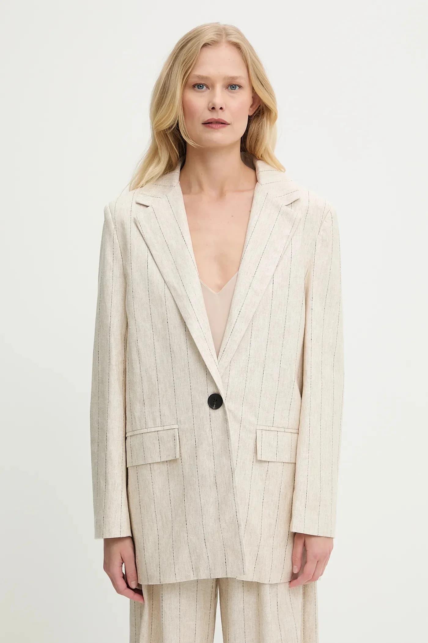 Пиджак из смесового льна