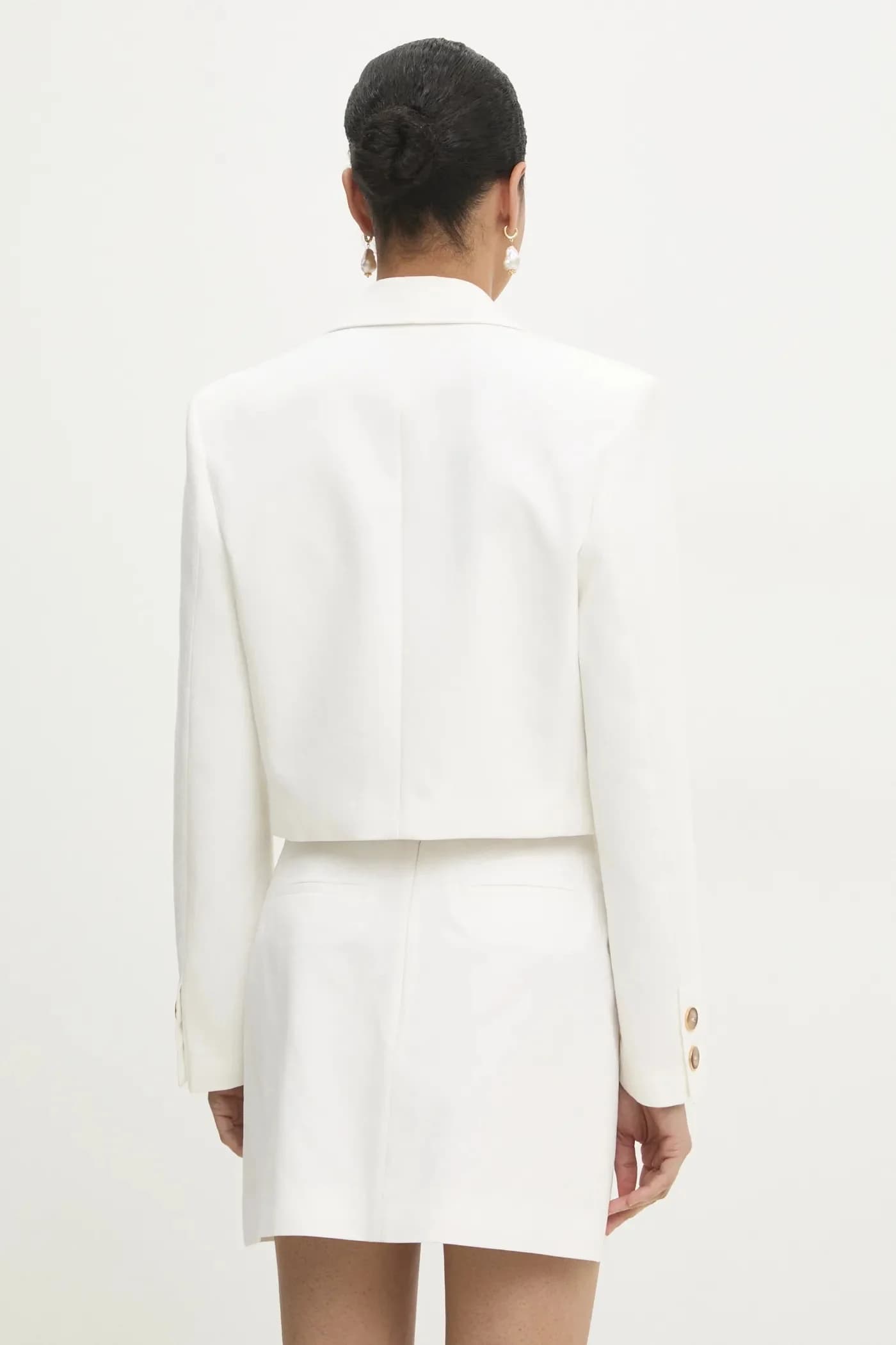 Укороченный жакет с шарфом - фото 3