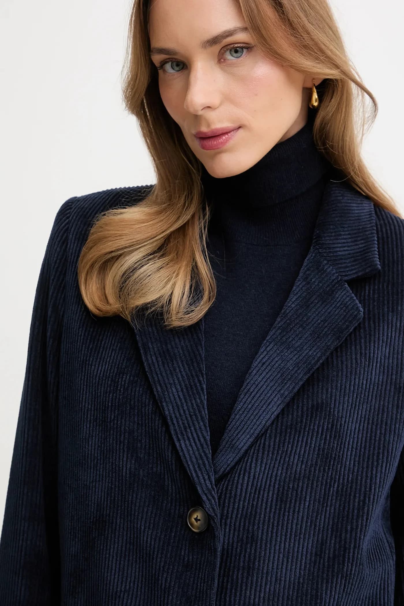 Вельветовая куртка - фото 4