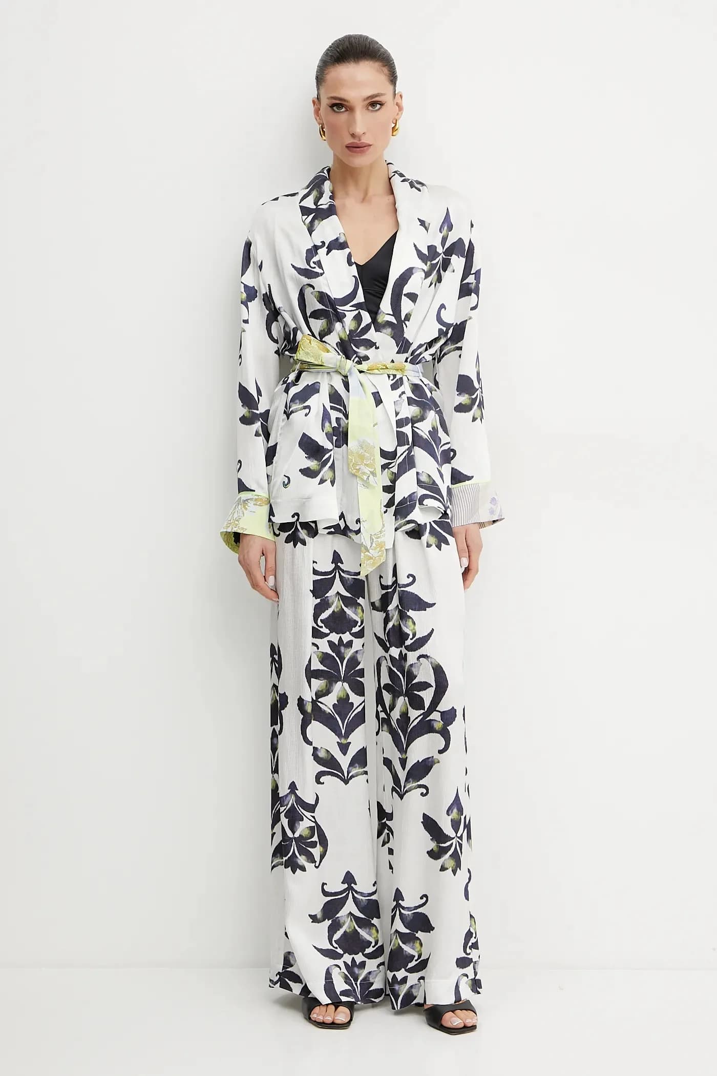 Куртка - фото 2