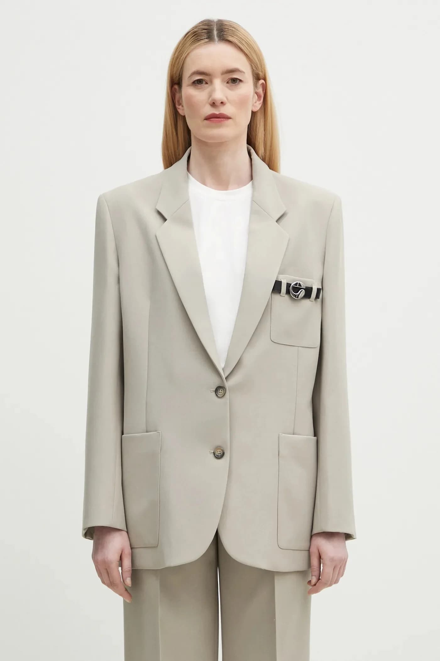 Индивидуальный пиджак с поясом и карманами