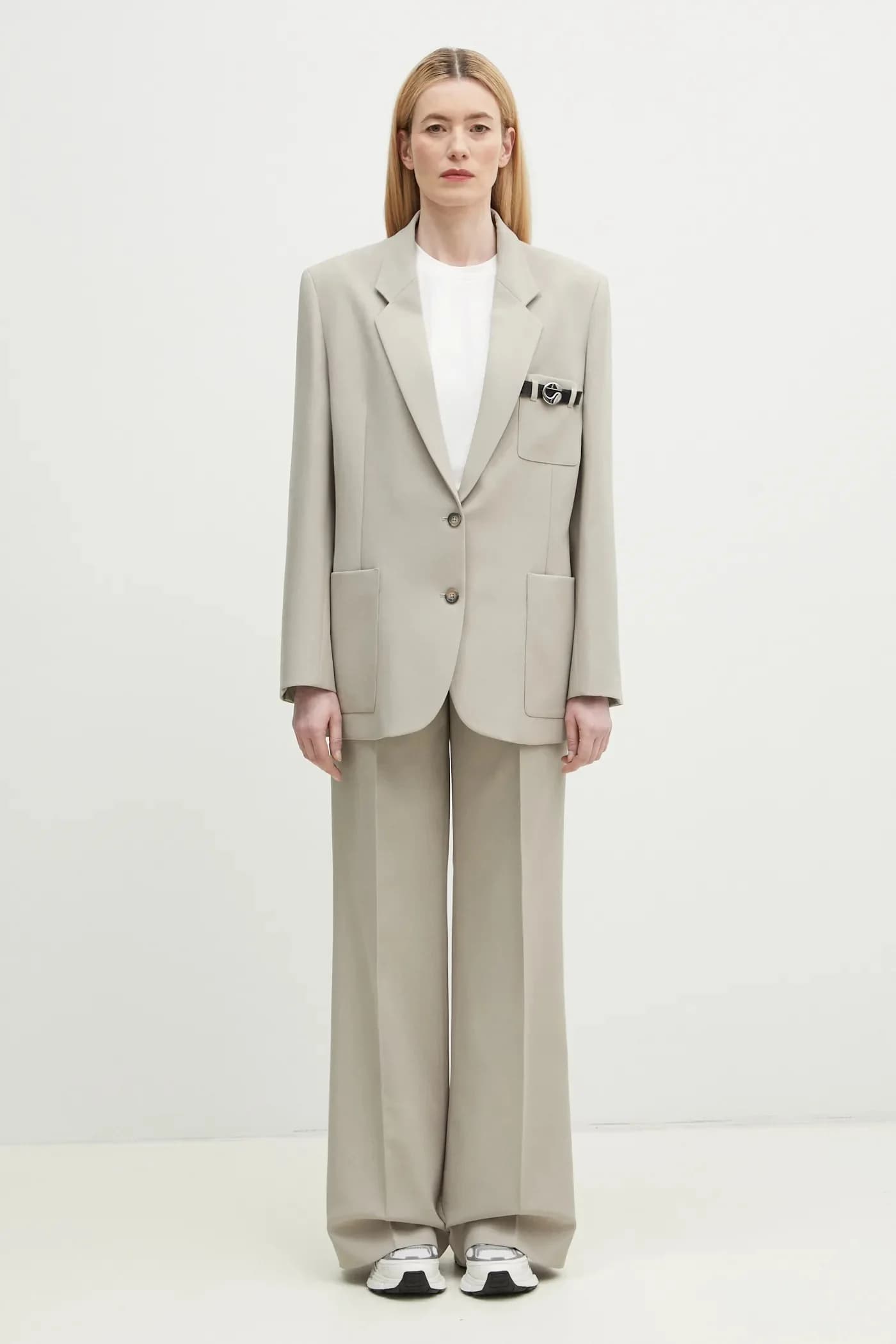 Индивидуальный пиджак с поясом и карманами - фото 8