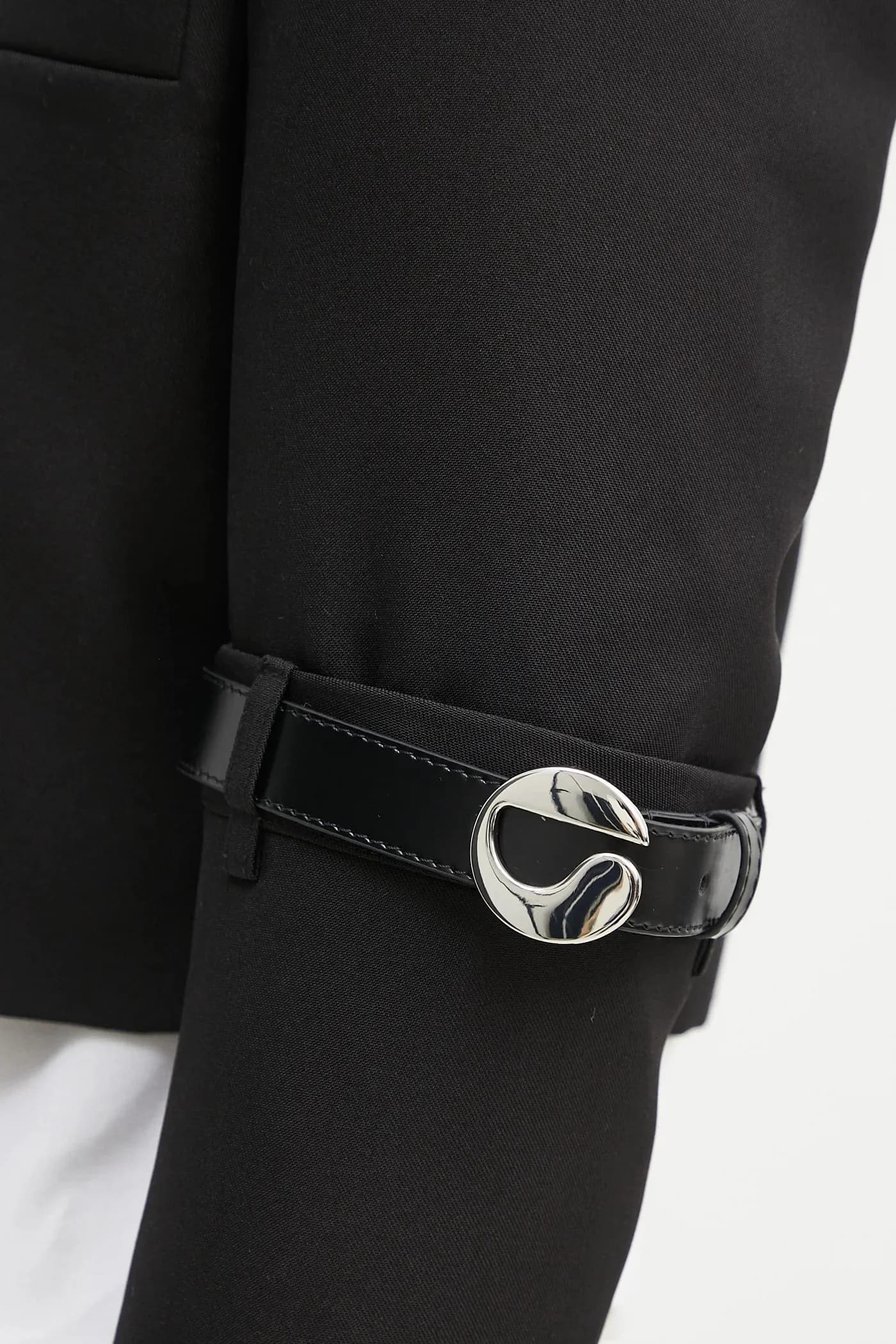 Гибридный укороченный пиджак строгого кроя - фото 5