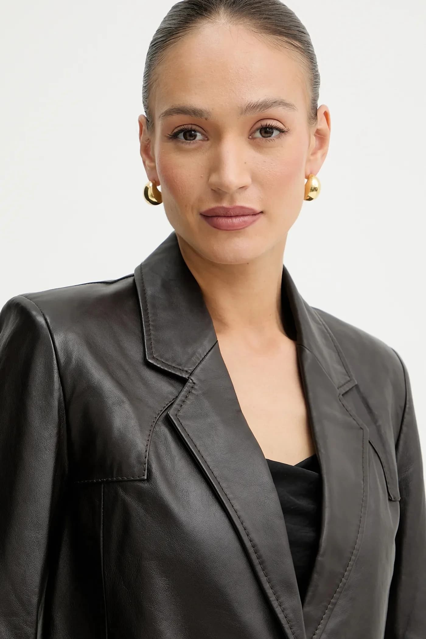 Кожаная куртка REIMAGINE от Патрика Макдауэлла - фото 4