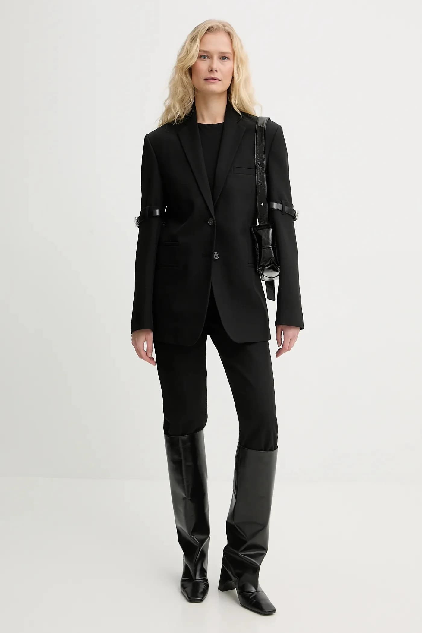 куртка с логотипом и поясом - фото 2